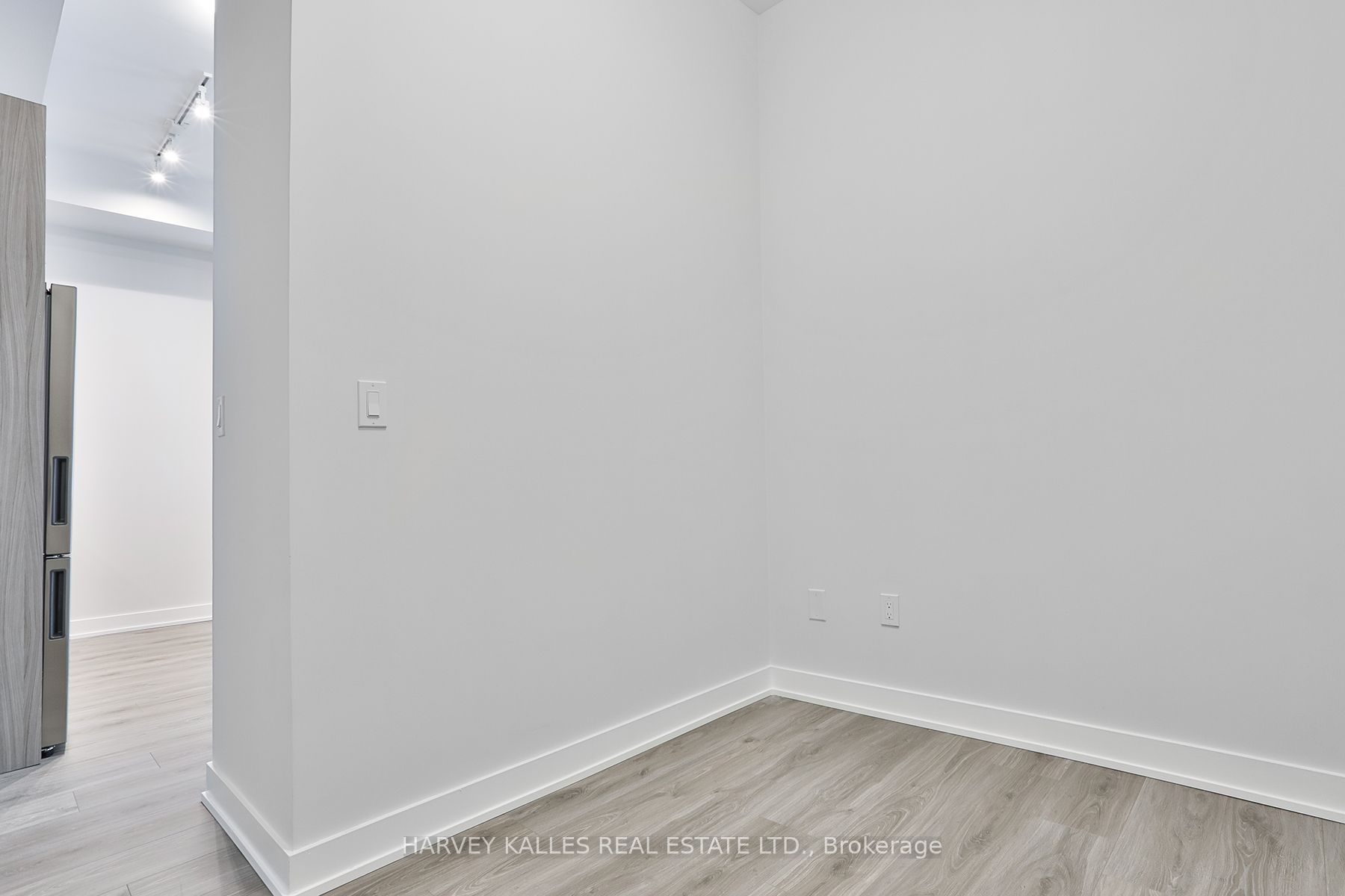430 Square One Drive 306, Mississauga, ON L5B 0L6 photo 5