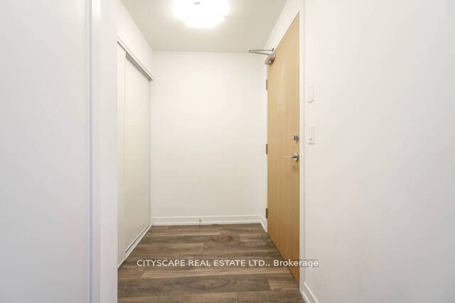 2520 Eglinton Avenue W 1507, Mississauga, ON L5M 0Y9 photo 3
