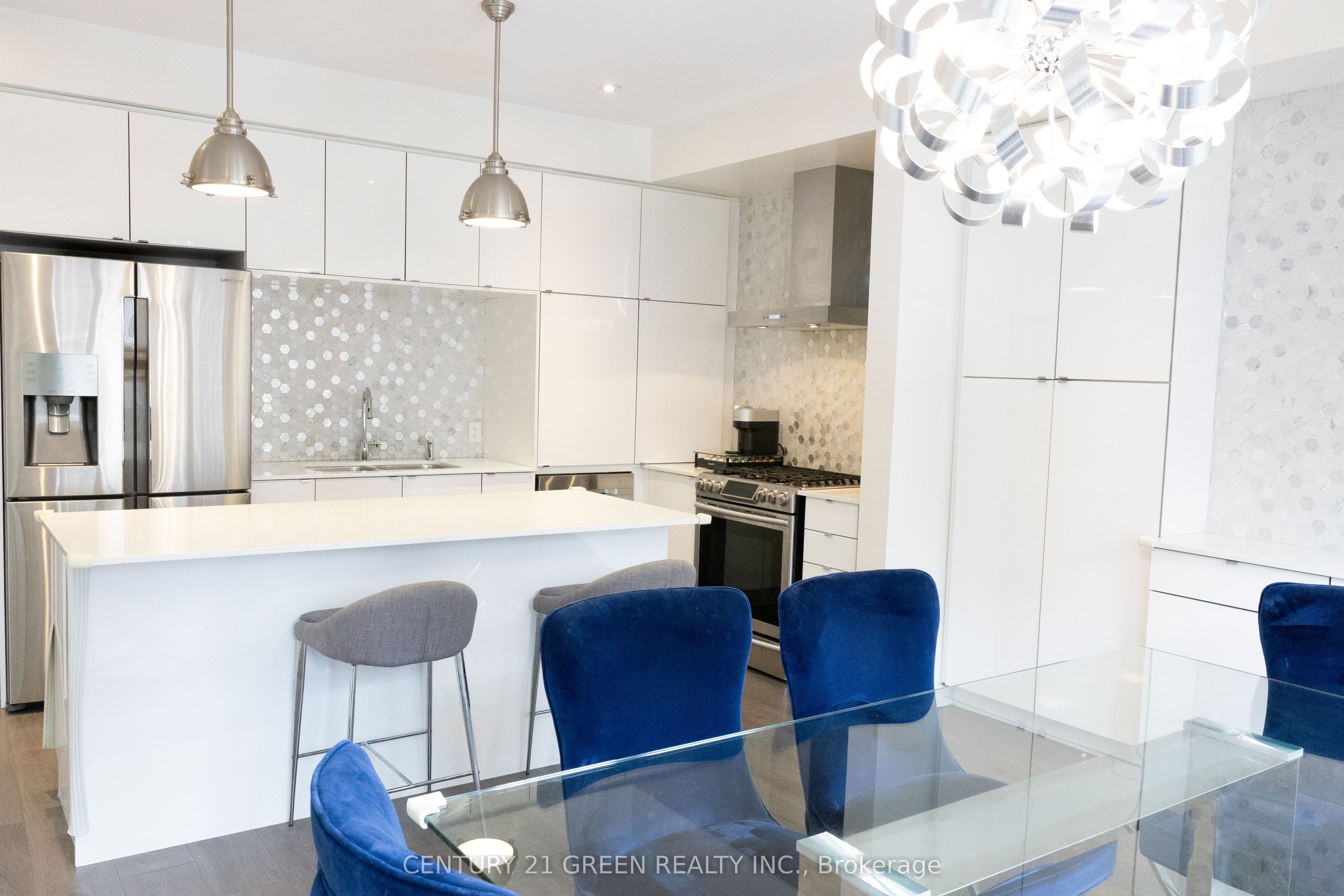 206 Huguenot Road, Oakville, ON L6H 0L6 photo 4
