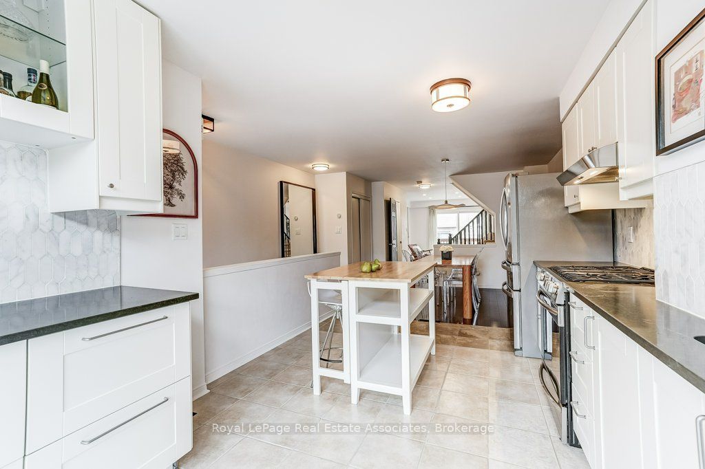 7222 Deanlee Court, Mississauga, ON L5N 8R5 photo 5