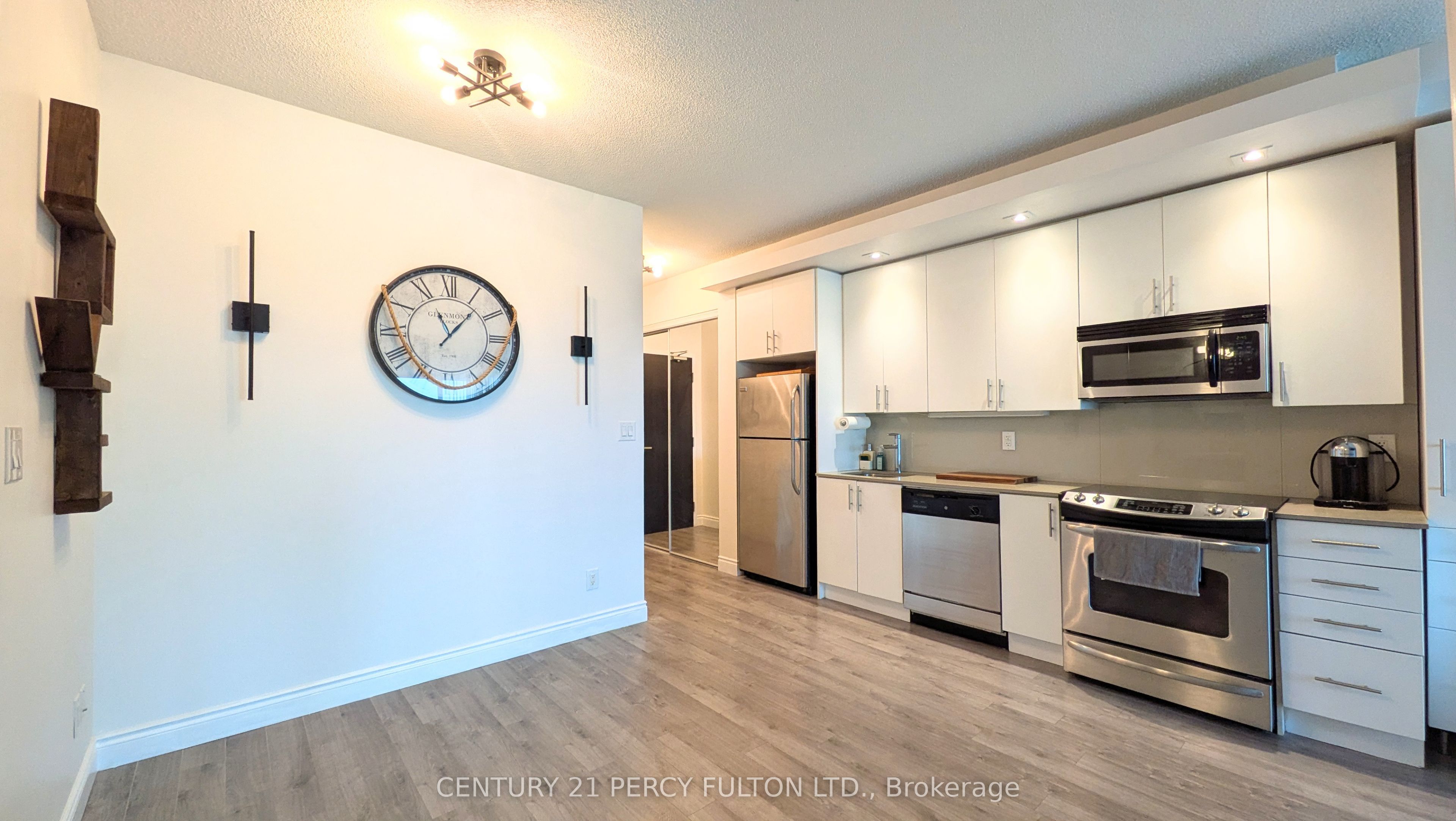 165 Legion Road N 2634, Toronto, ON M8Y 0B3 photo 4