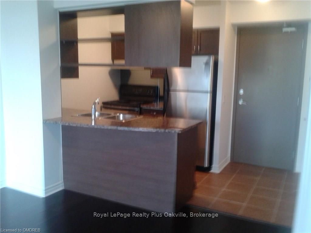 2365 Central Park Drive 206, Oakville, ON L6H 0C7 photo 3