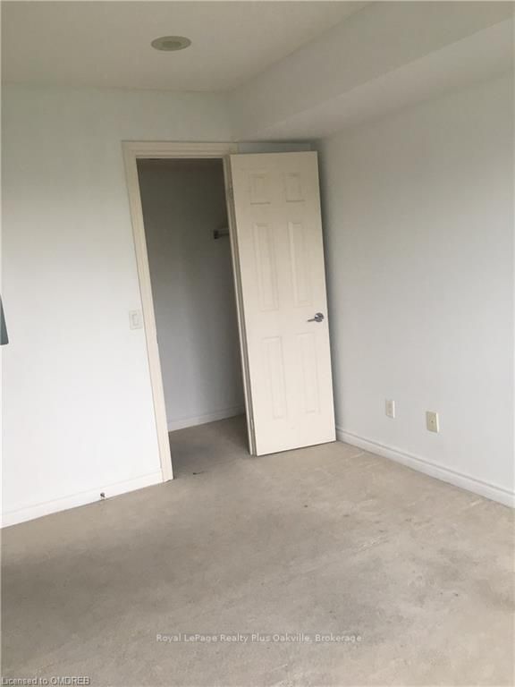 2365 Central Park Drive 206, Oakville, ON L6H 0C7 photo 5