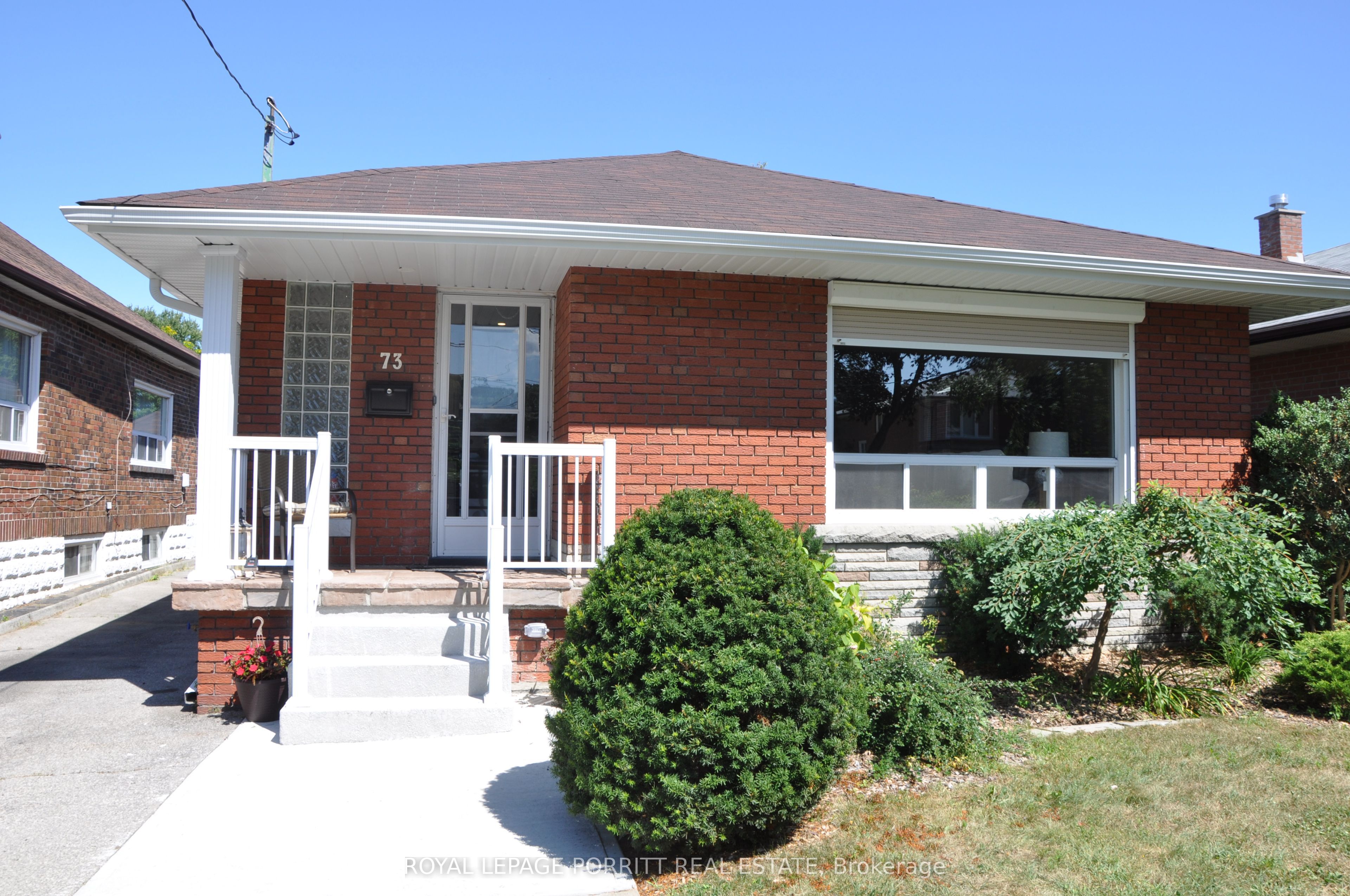 73 Gort Avenue C, Toronto, ON M8W 3Y9