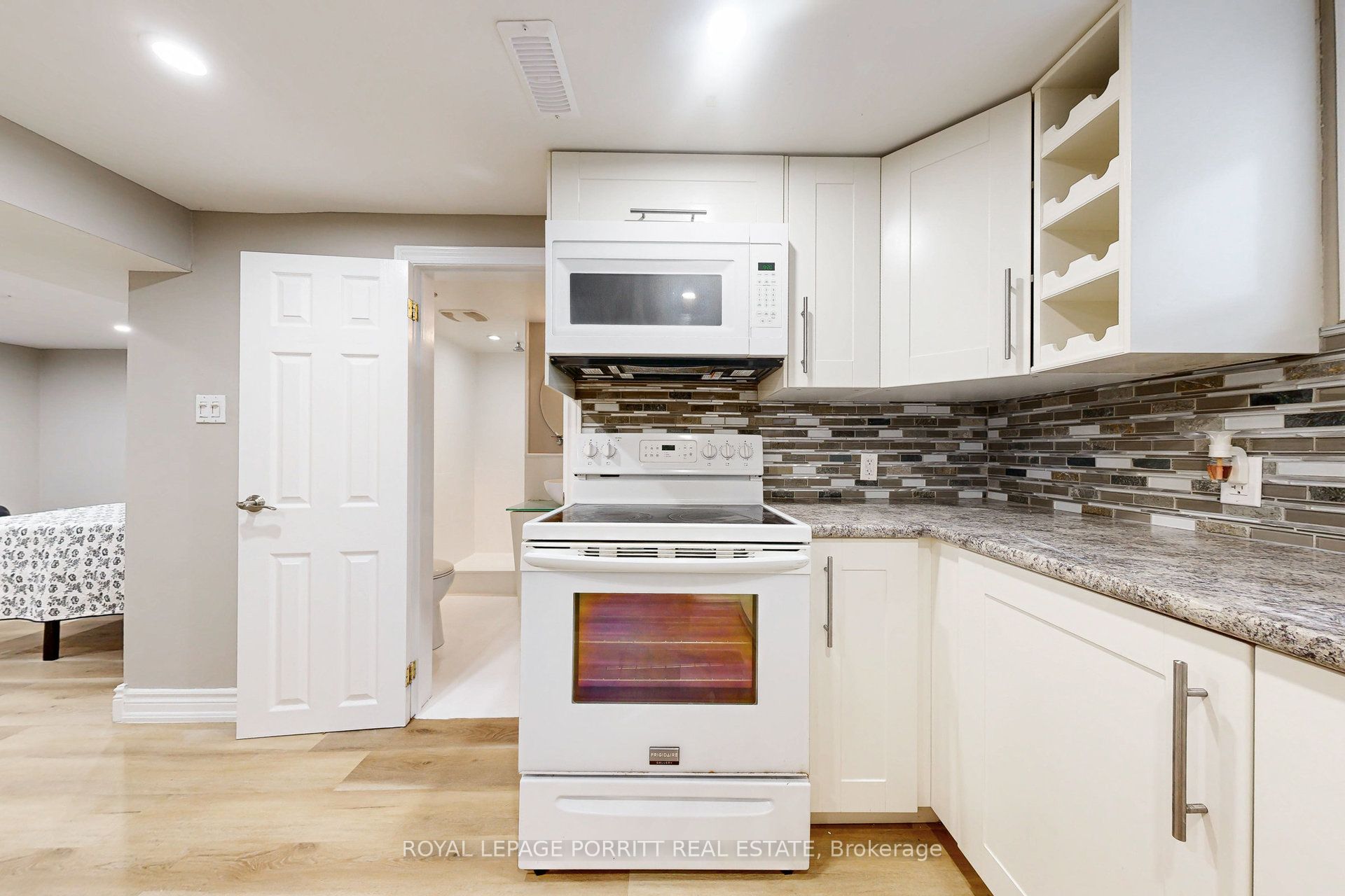 73 Gort Avenue C, Toronto, ON M8W 3Y9 photo 3