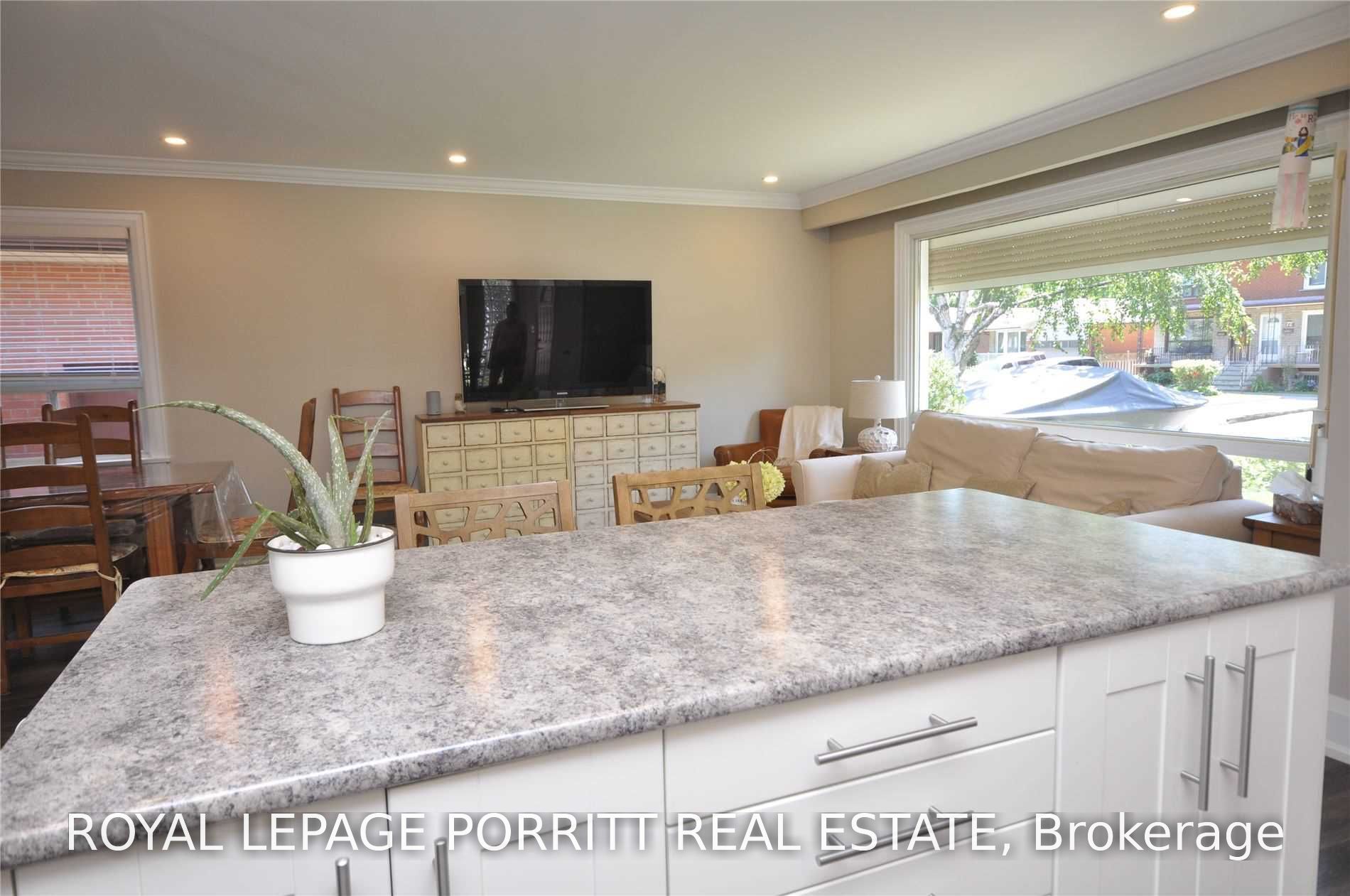 73 Gort Avenue Main, Toronto, ON M8W 3Y9 photo 4