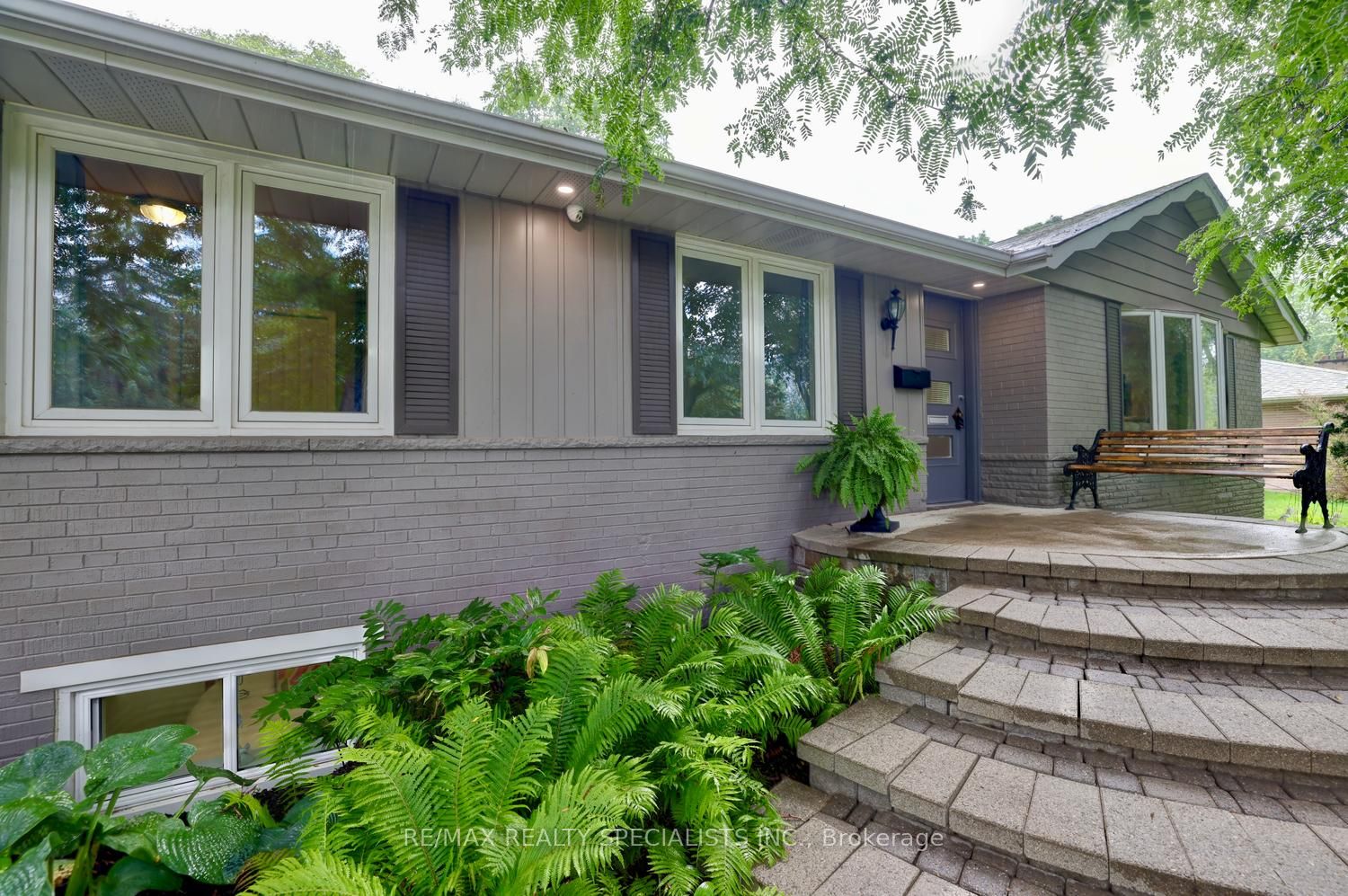 1589 Crediton Parkway, Mississauga, ON L5G 3X2 photo 3