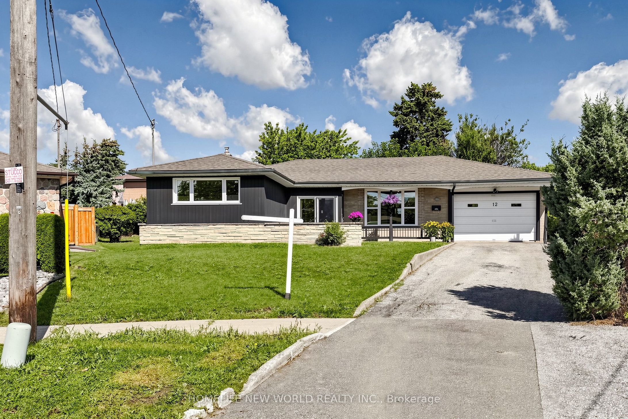12 Greyfriar Court, Toronto, ON M3N 2A9
