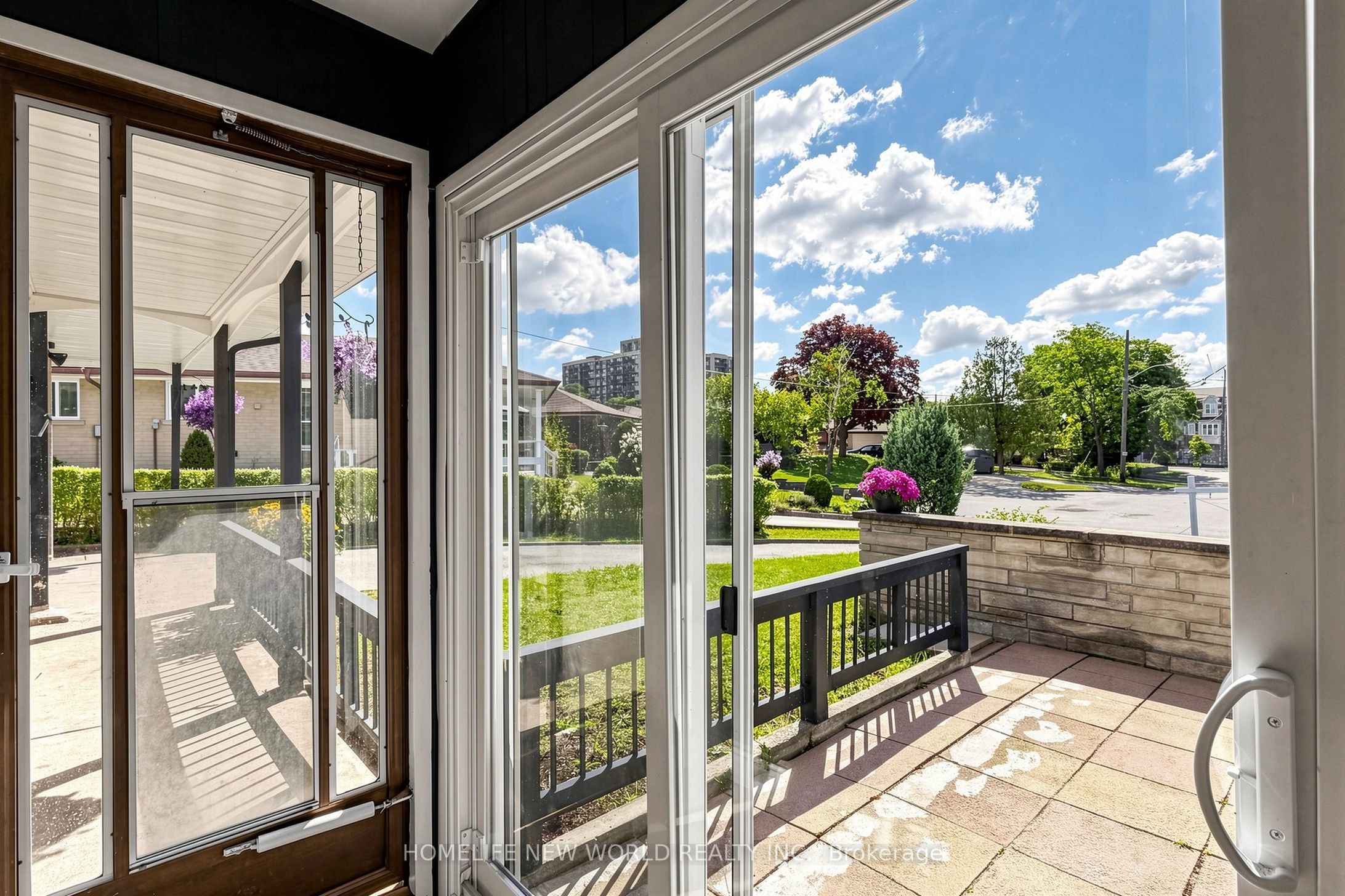 12 Greyfriar Court, Toronto, ON M3N 2A9 photo 3