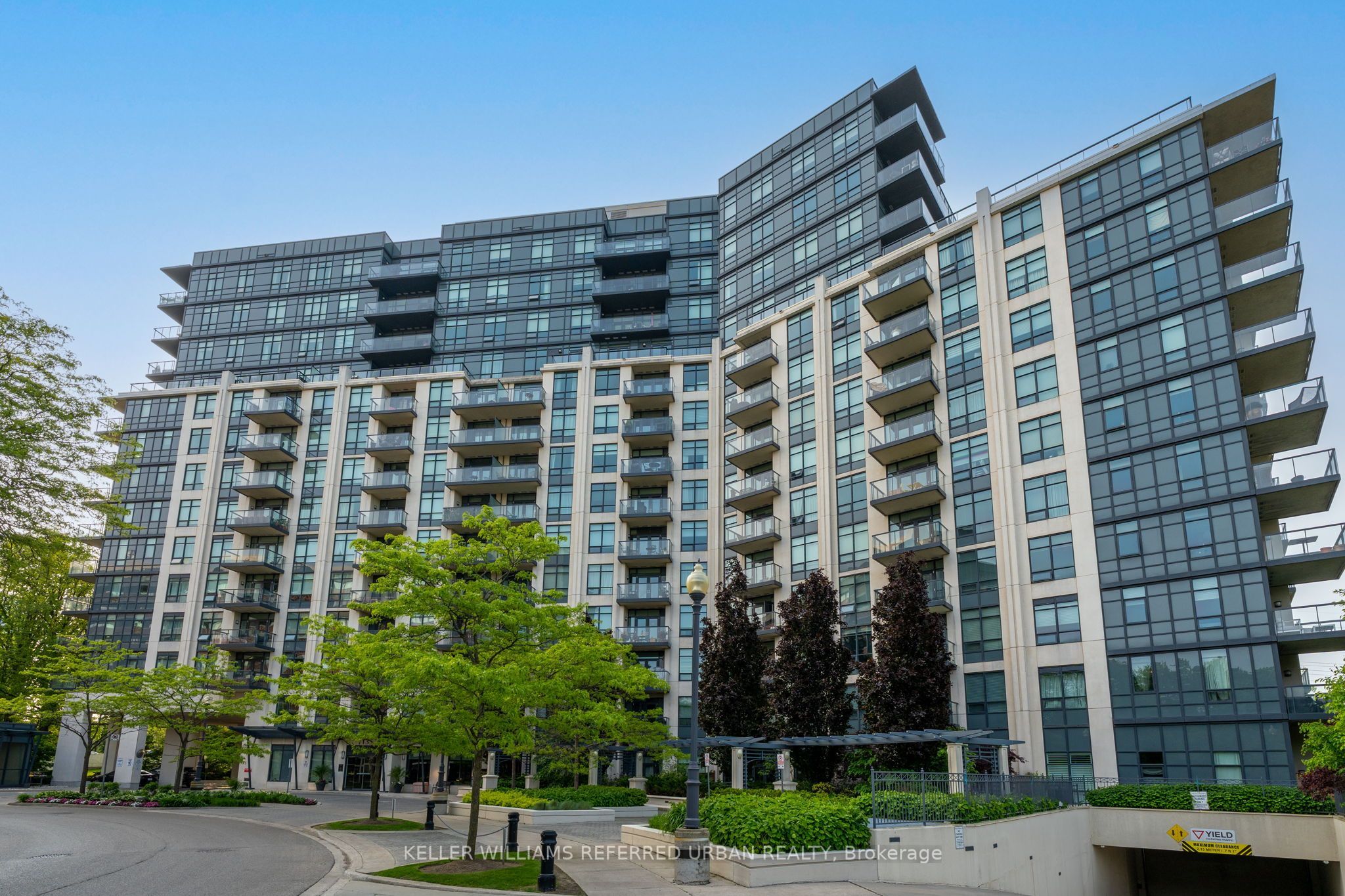 1135 Royal York Road 319, Toronto, ON M9A 0C3 photo 2