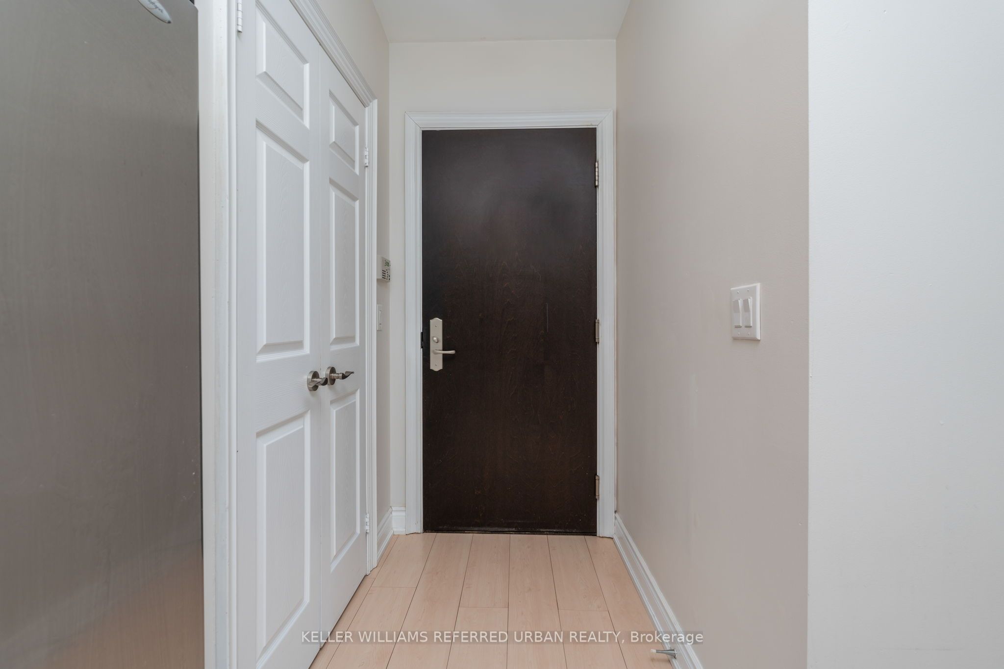 1135 Royal York Road 319, Toronto, ON M9A 0C3 photo 5