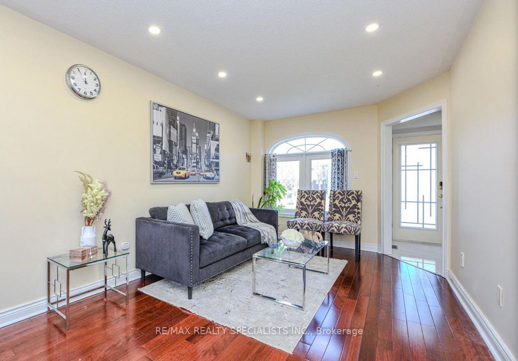 6828 Gracefield Drive Upper, Mississauga, ON L5N 6T6 photo 4