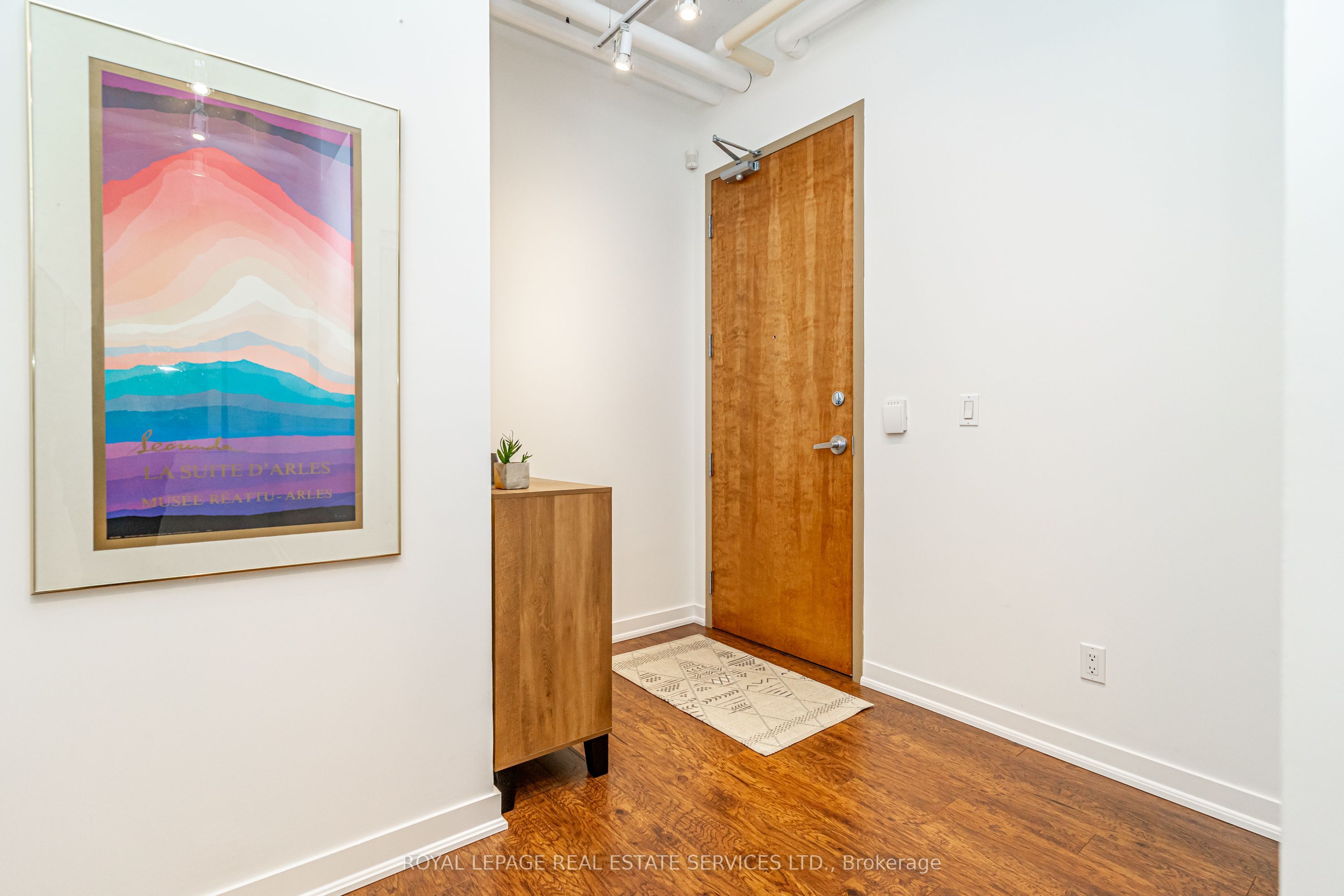 2 Fieldway 206, Toronto, ON M8Z 0B9 photo 4