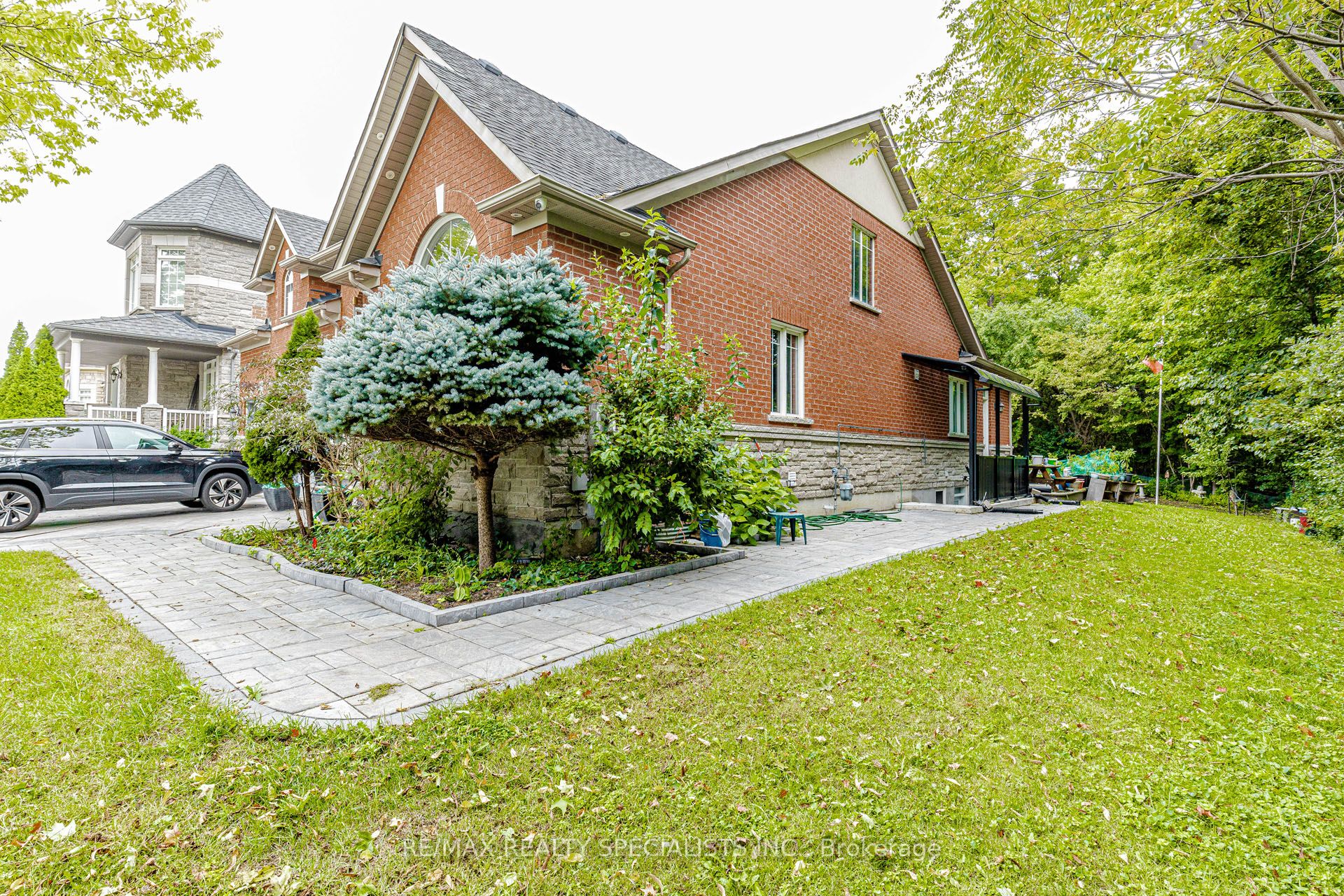 46 Upperlinks Drive Basement, Brampton, ON L6P 2T9 photo 4