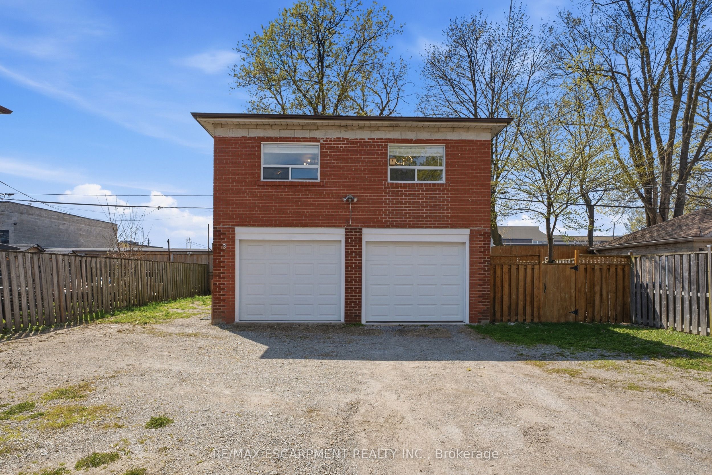 1049 Glencairn Avenue GARAGE UPPER, Toronto, ON M6B 2B1 photo 3