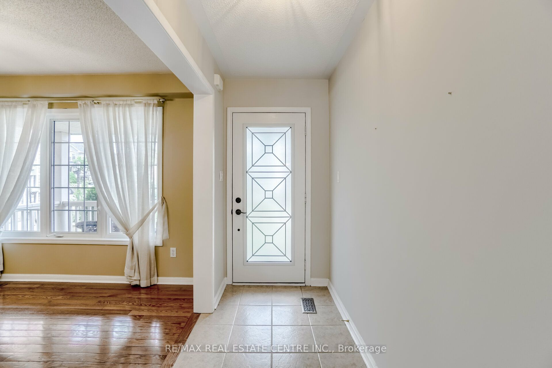 2298 Grand Oak Trail, Oakville, ON L6M 4X2 photo 4