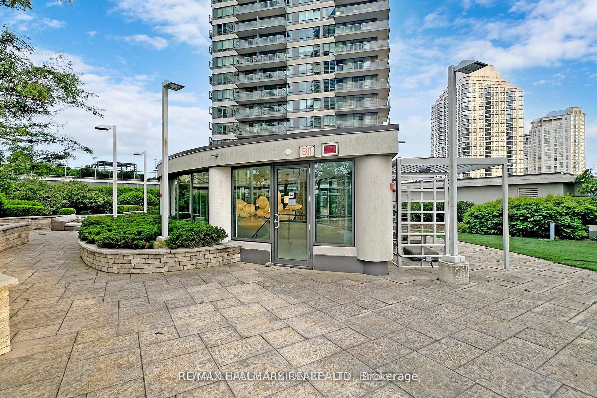 2240 Lake Shore Boulevard W 2907, Toronto, ON M8V 0B1
