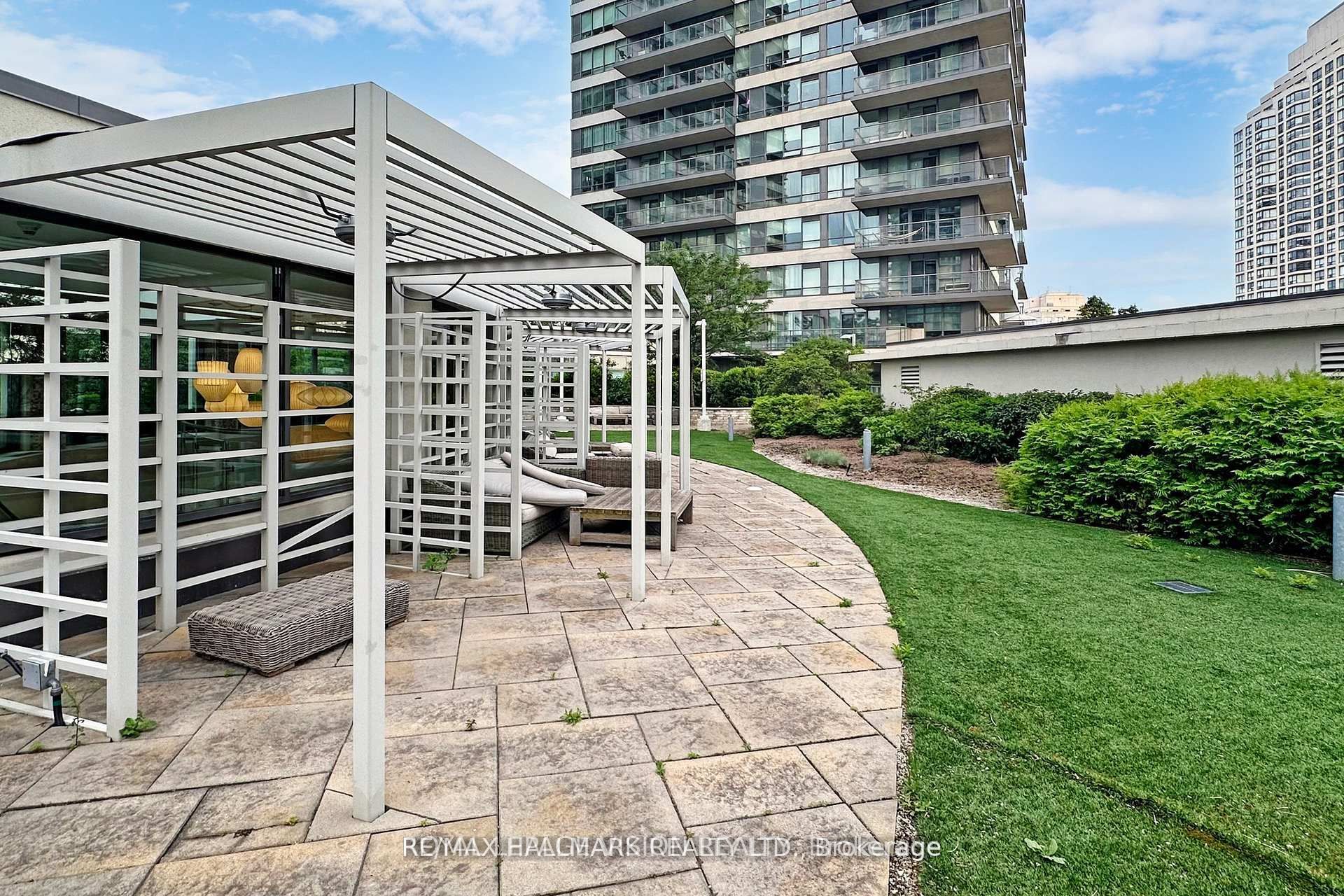 2240 Lake Shore Boulevard W 2907, Toronto, ON M8V 0B1 photo 2