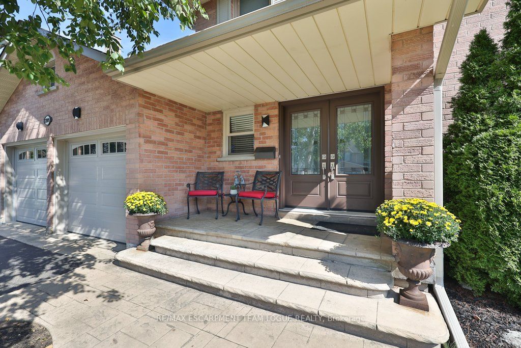 2109 Keith Close, Burlington, ON L7M 3H8 photo 3