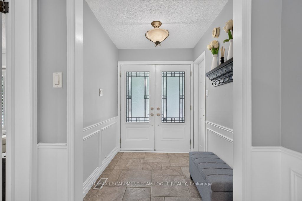 2109 Keith Close, Burlington, ON L7M 3H8 photo 4