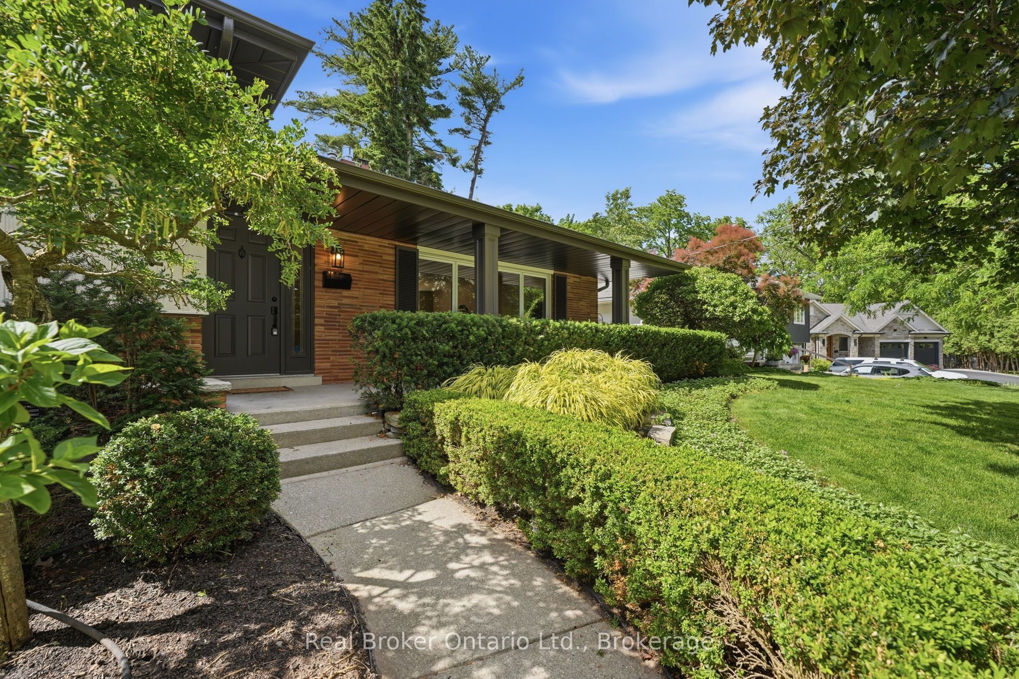 571 Leonard Court, Burlington, ON L7T 2P4 photo 5