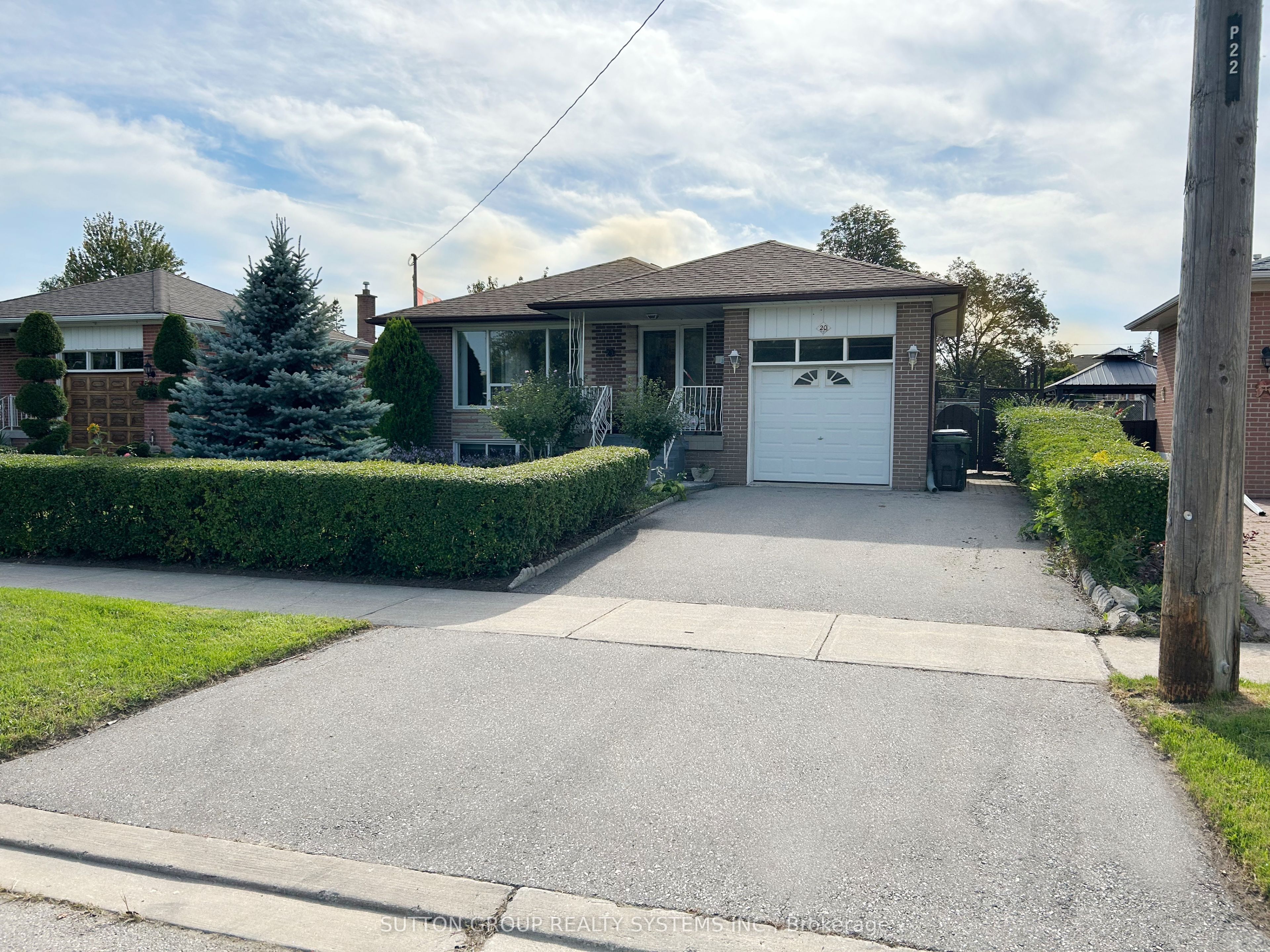 20 Taysham Crescent, Toronto, ON M9V 1X2 photo 2