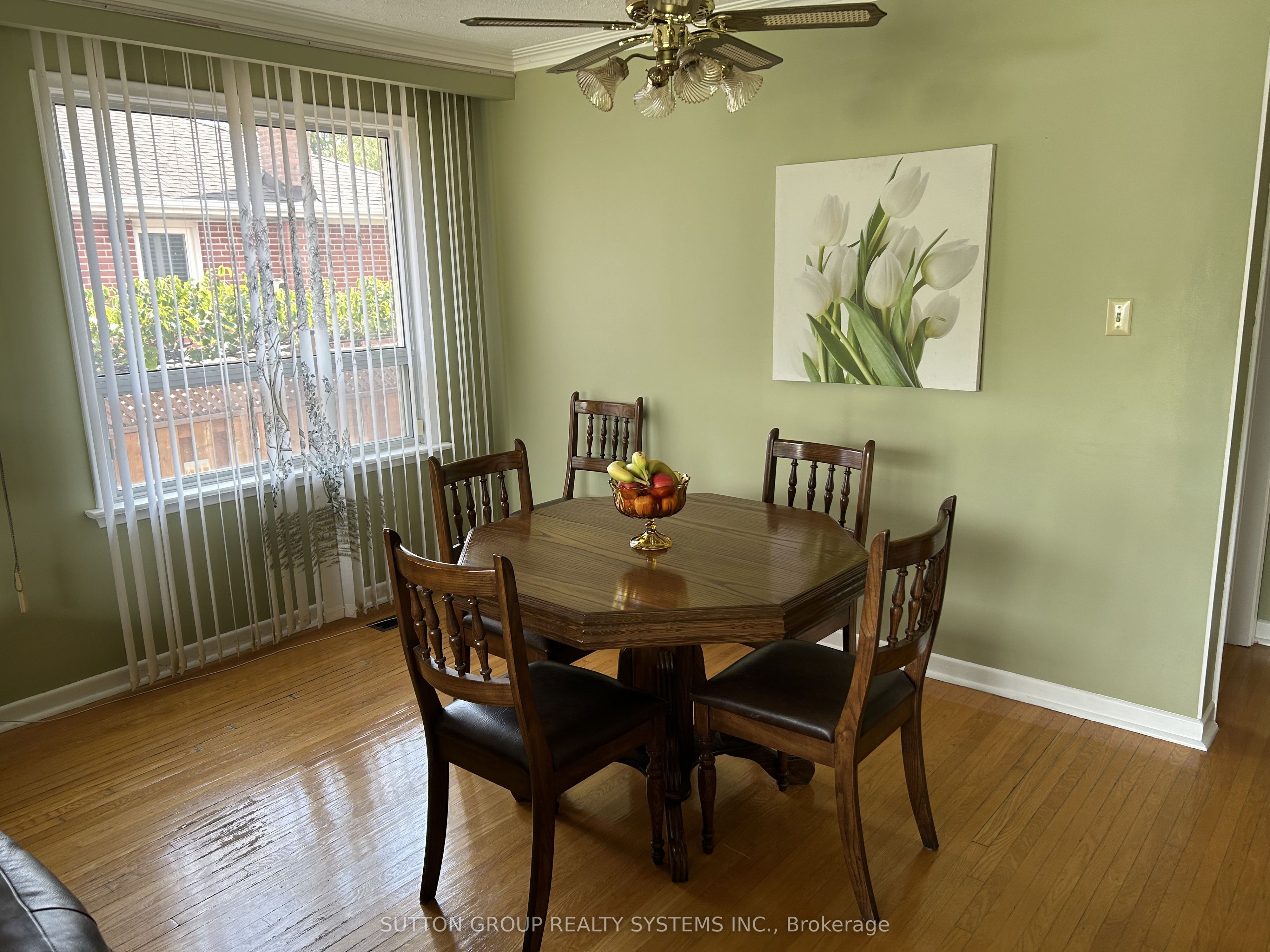 20 Taysham Crescent, Toronto, ON M9V 1X2 photo 4