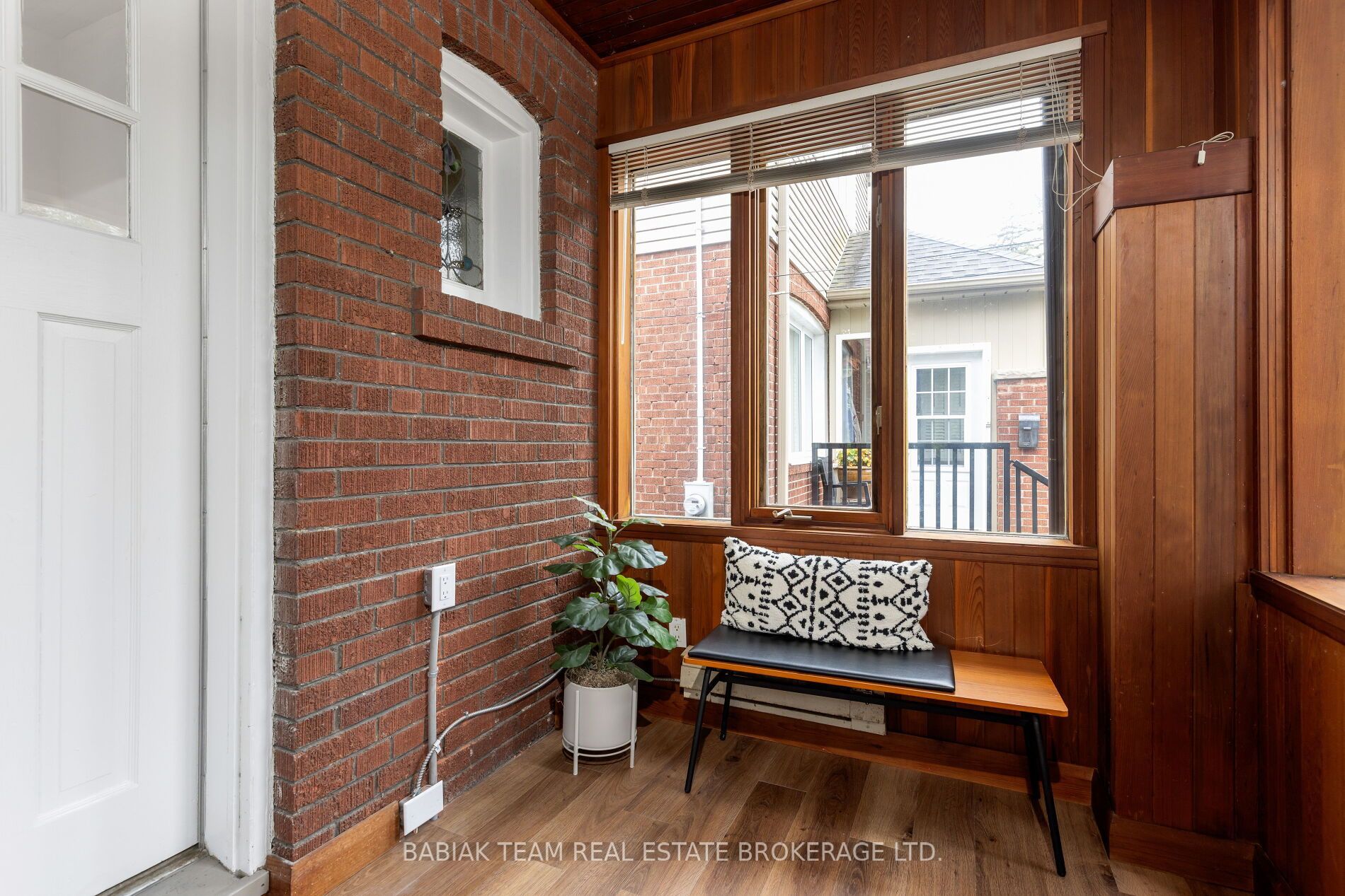 1 Rambert Crescent, Toronto, ON M6S 1E5 photo 3
