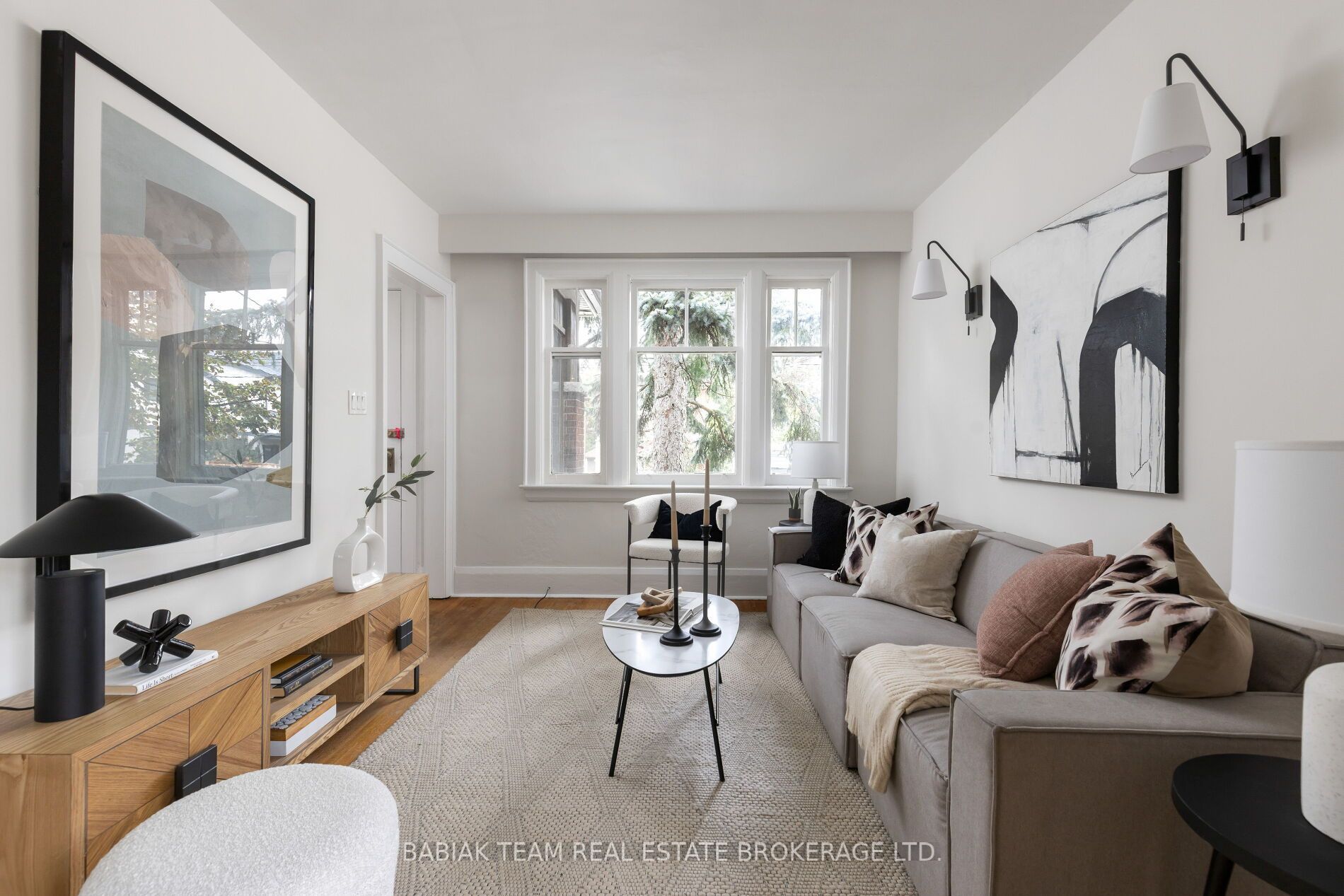 1 Rambert Crescent, Toronto, ON M6S 1E5 photo 4