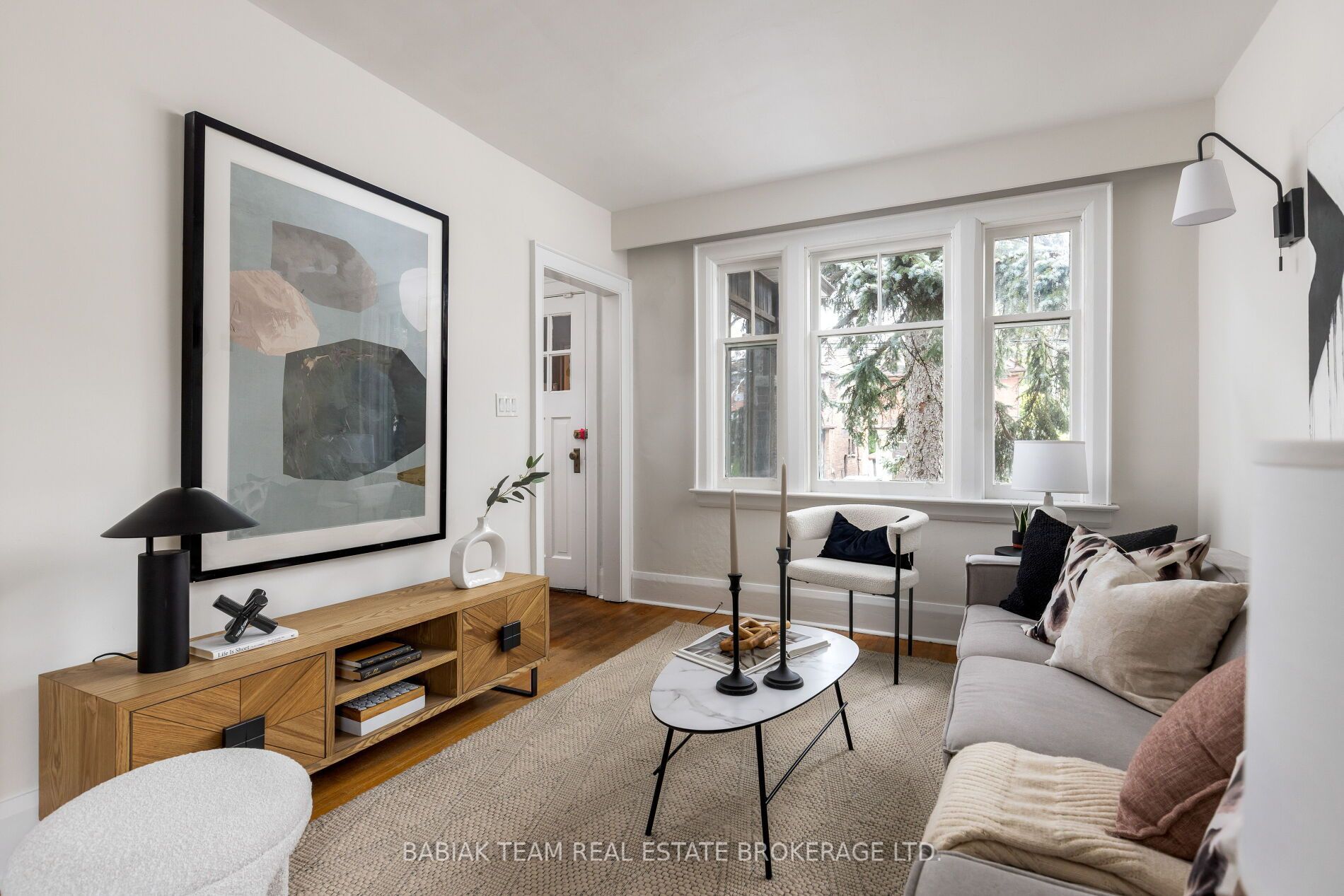 1 Rambert Crescent, Toronto, ON M6S 1E5 photo 5