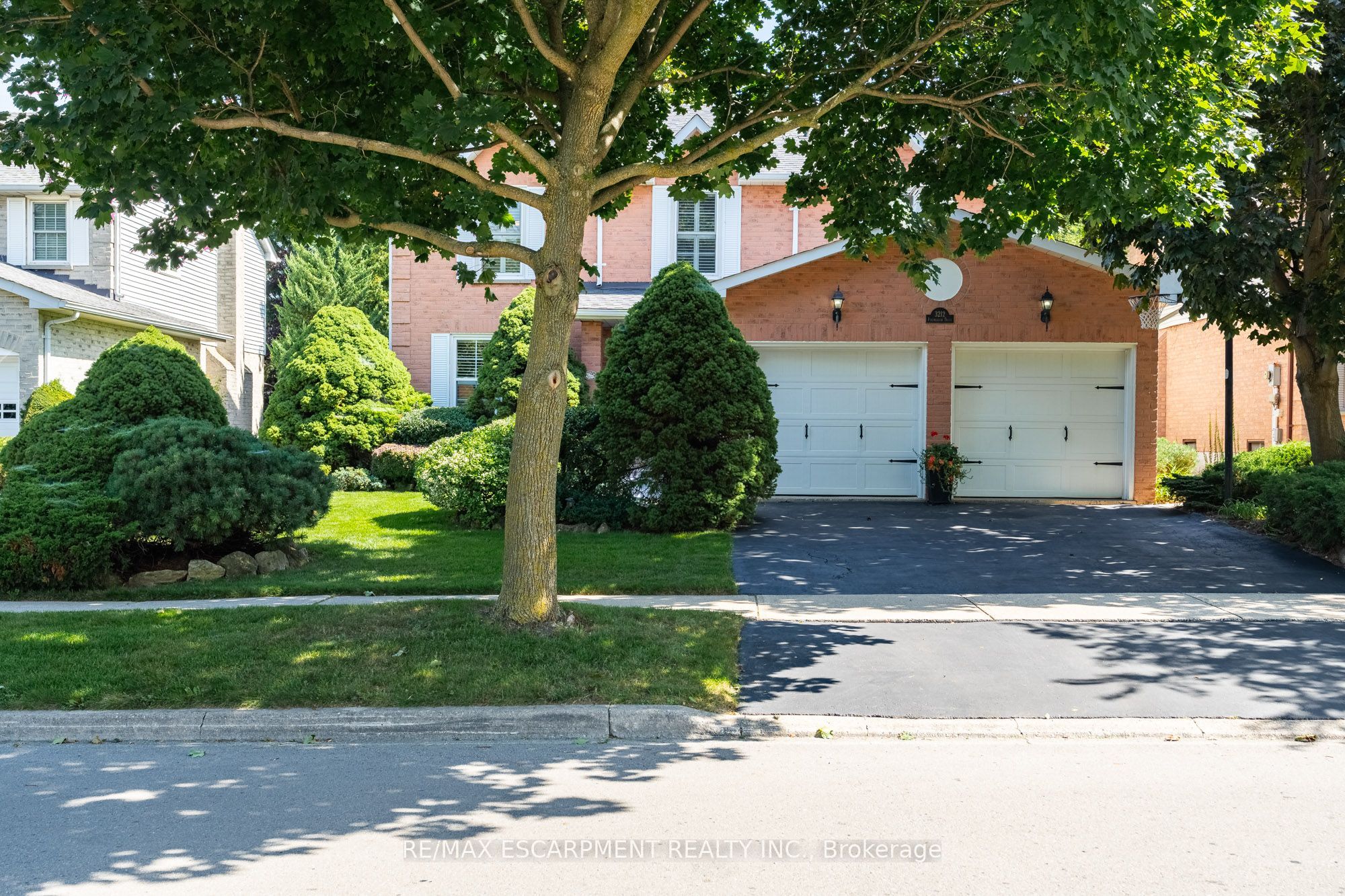 3212 Pinemeadow Drive, Burlington, ON L7M 2N7 photo 3