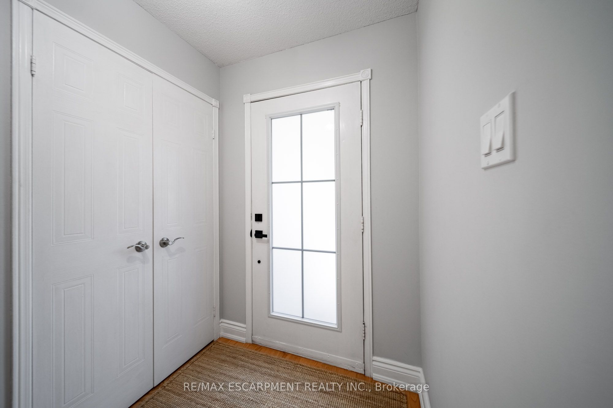 3212 Pinemeadow Drive, Burlington, ON L7M 2N7 photo 4