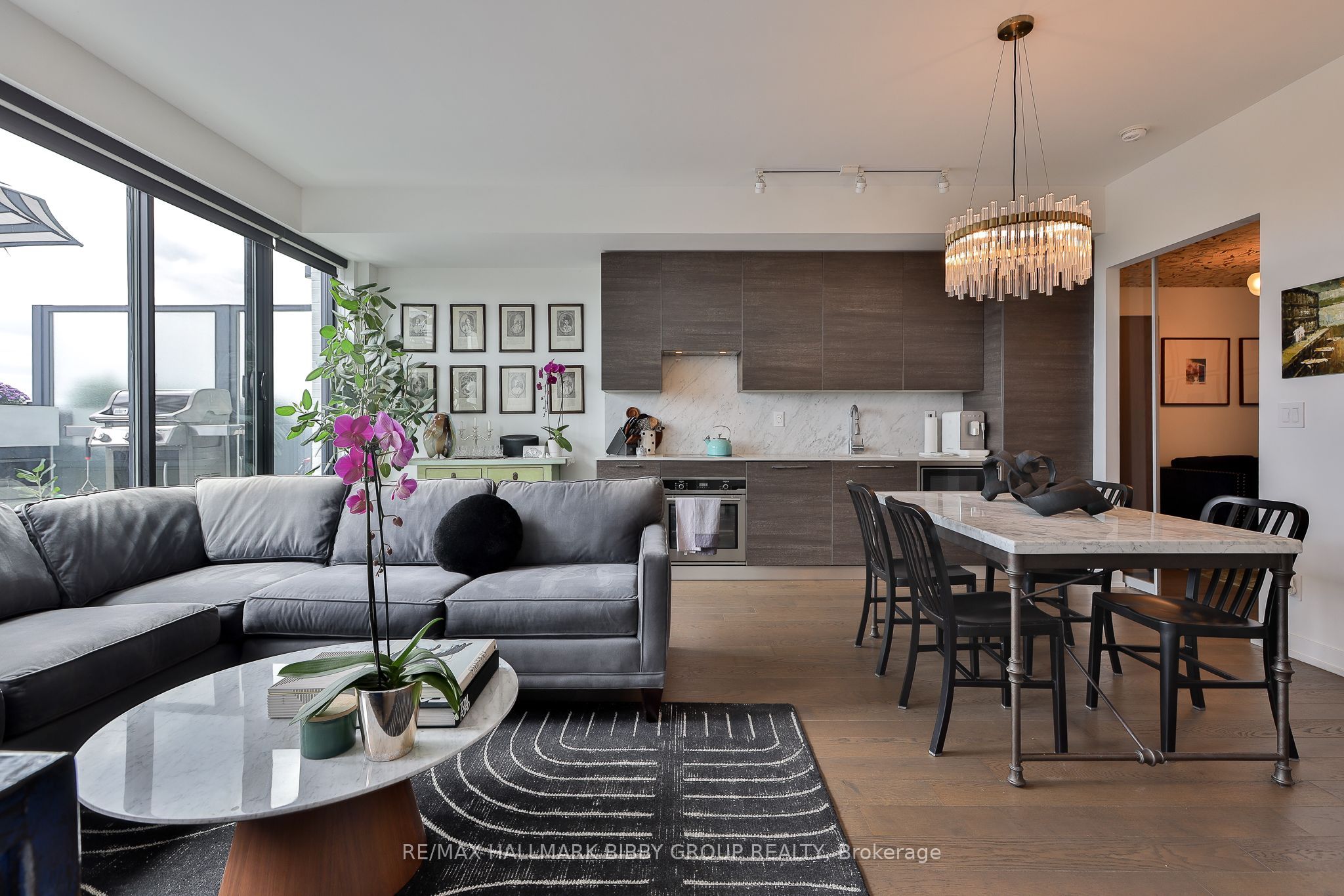 530 Indian Grove 614, Toronto, ON M6P 0B3 photo 3