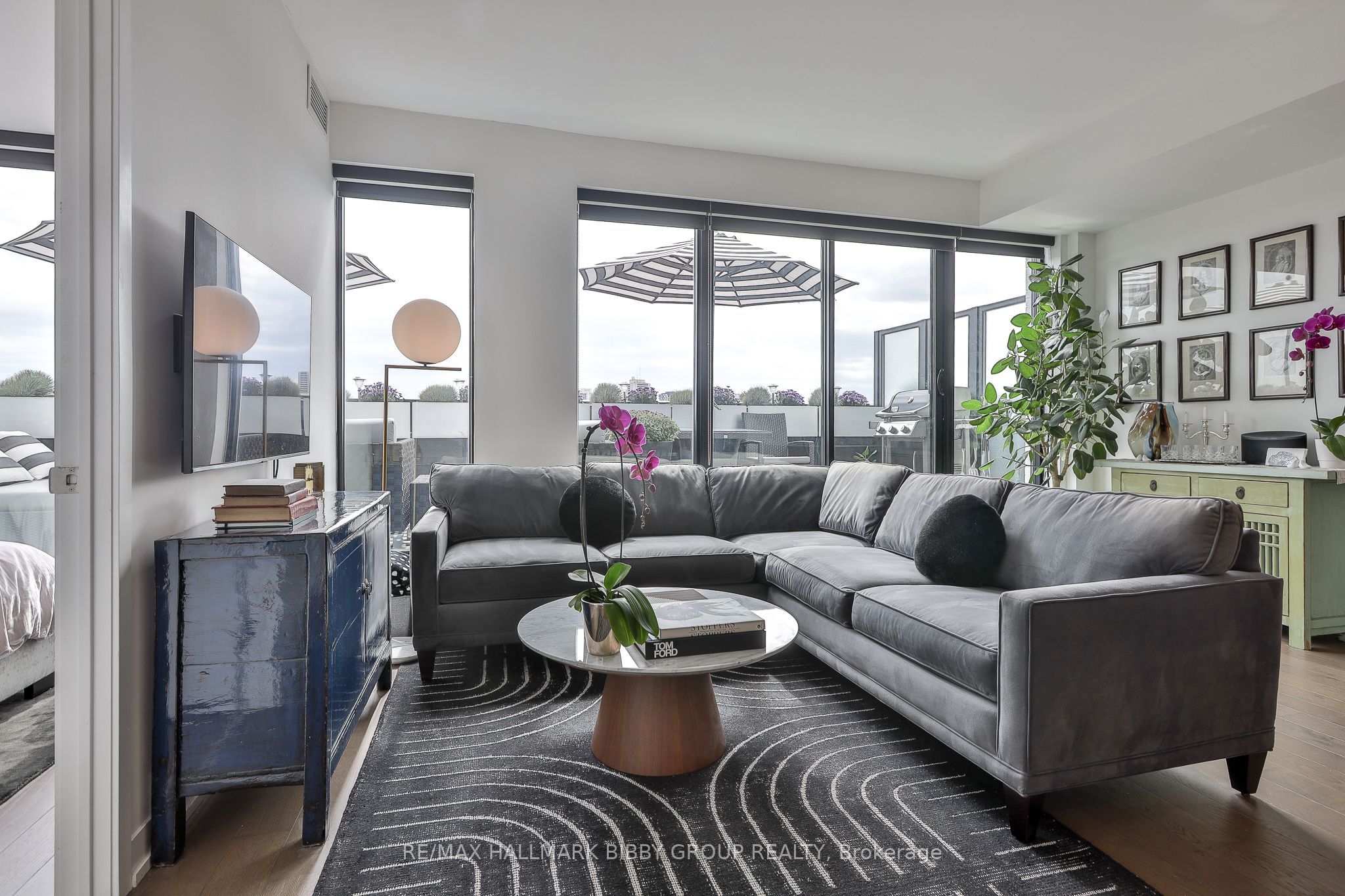 530 Indian Grove 614, Toronto, ON M6P 0B3 photo 4
