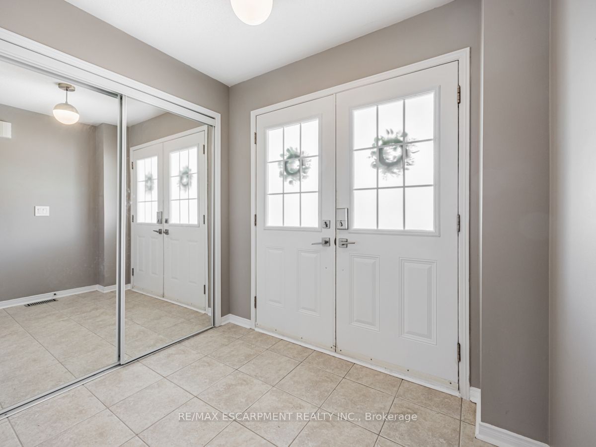 3352 Mikalda Road, Burlington, ON L7M 0K9 photo 3