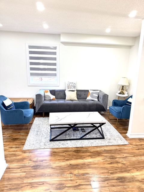 93 Tessler Crescent, Brampton, ON L6X 4X4 photo 2
