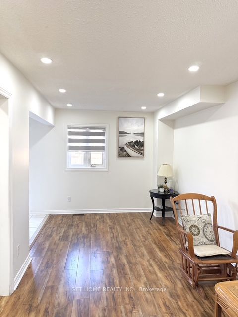 93 Tessler Crescent, Brampton, ON L6X 4X4 photo 3