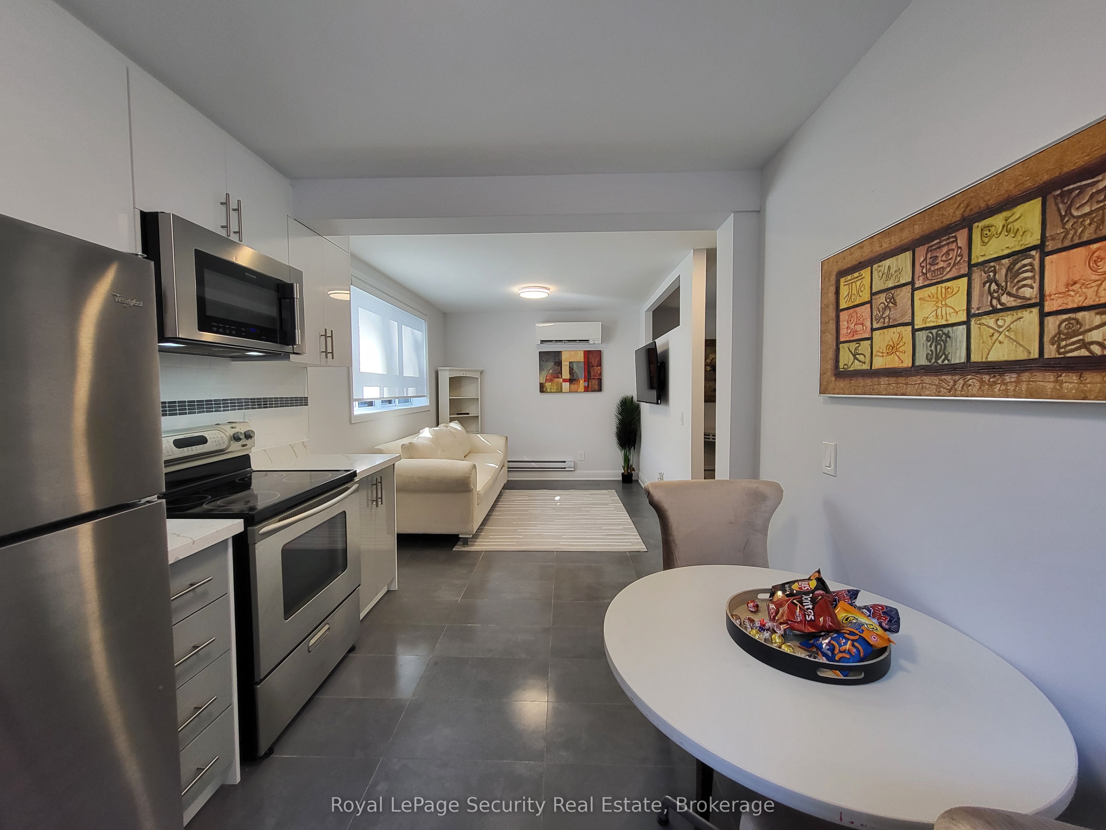 328 Lakeshore Road 2, Mississauga, ON L5G 1H4 photo 4
