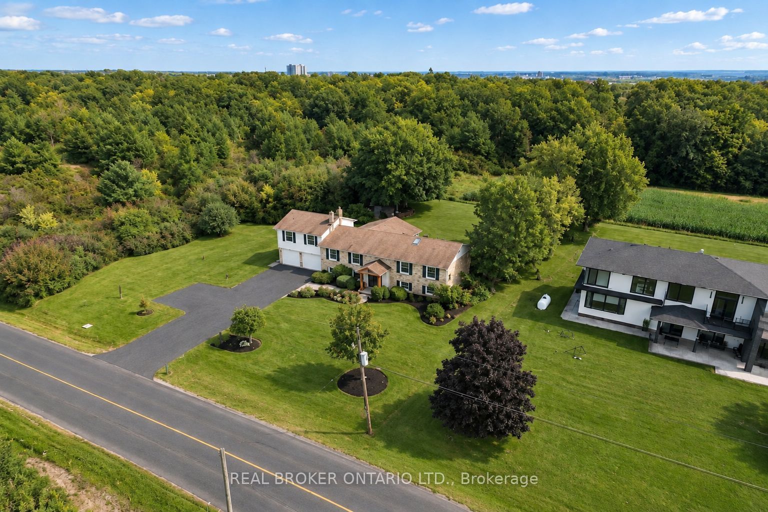 4202 Sideroad 1, Burlington, ON L7M 0X3 photo 3