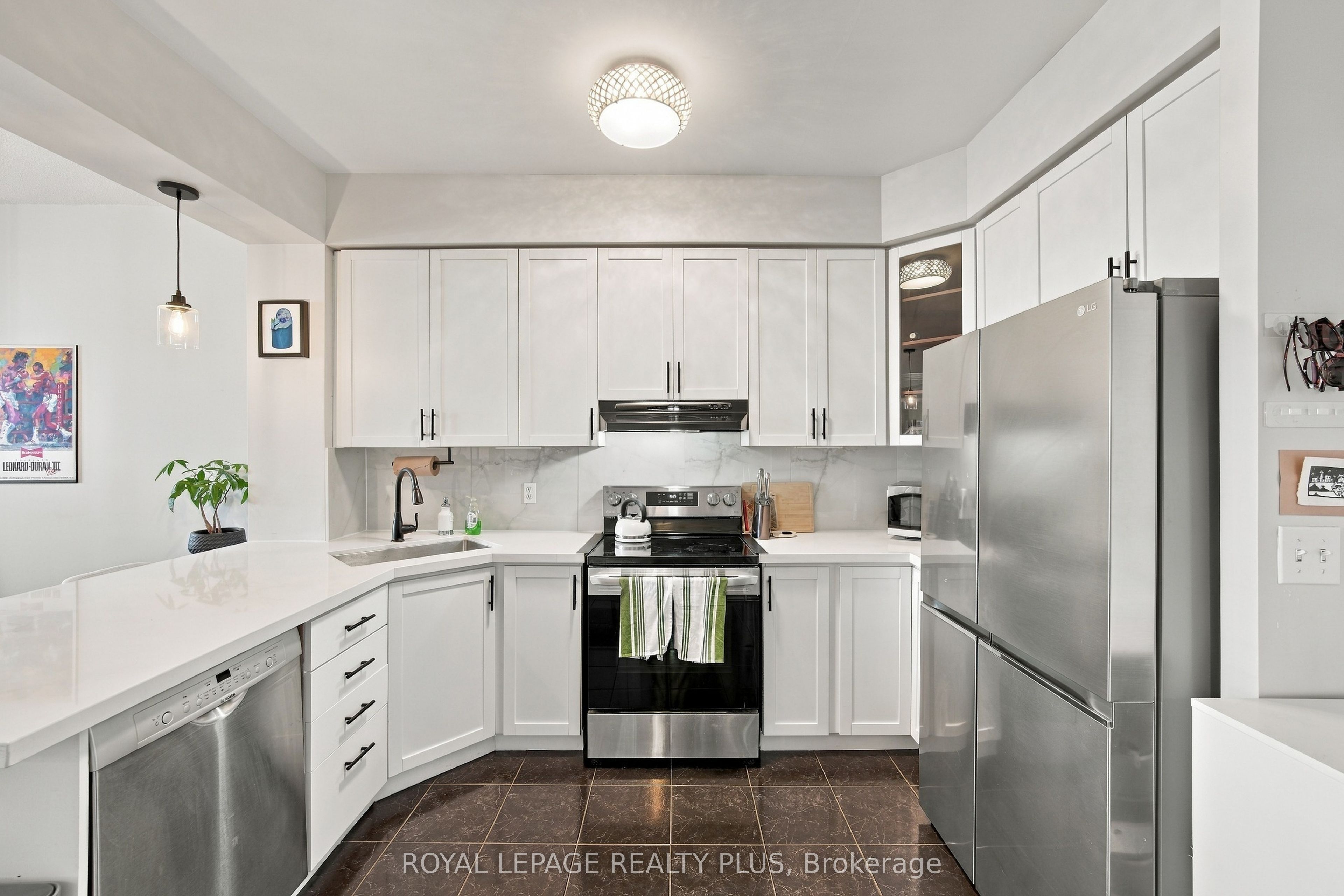 3531 Lake Shore Boulevard W 104, Toronto, ON M8W 1P4 photo 3