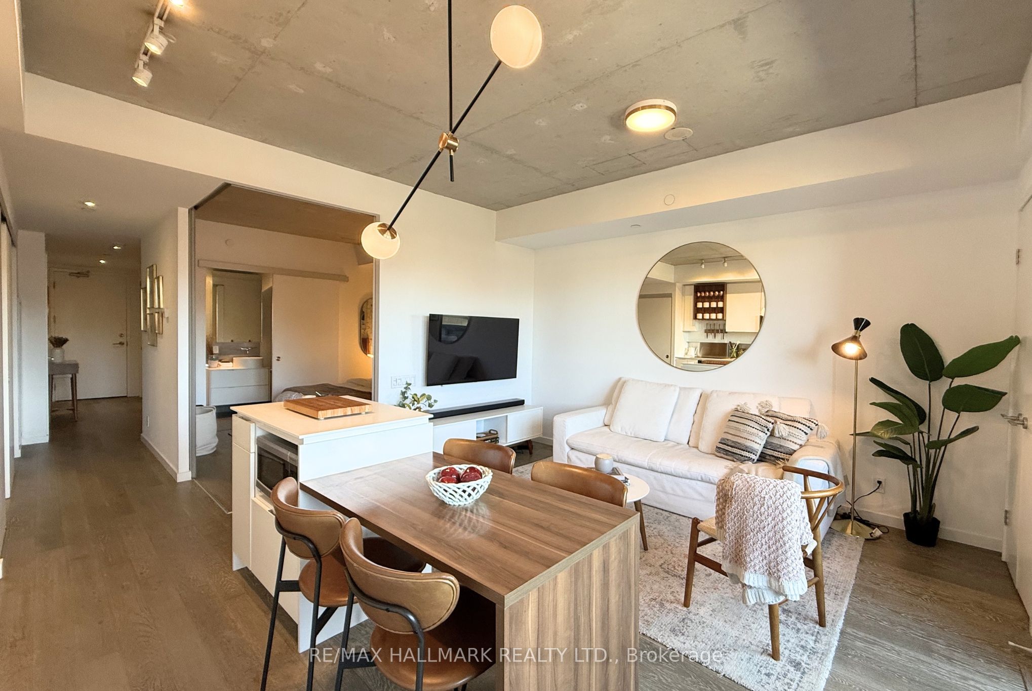 383 Sorauren Avenue 313, Toronto, ON M6R 0A4 photo 2