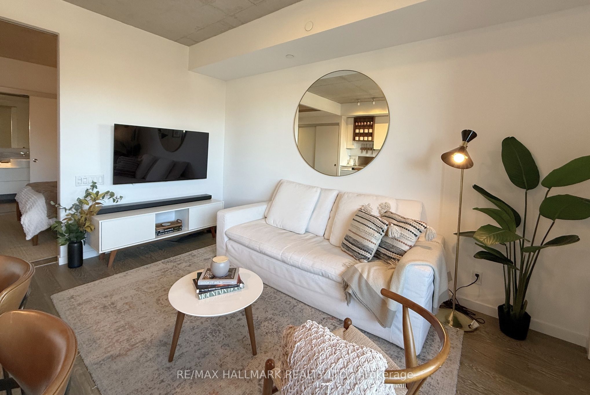 383 Sorauren Avenue 313, Toronto, ON M6R 0A4 photo 3