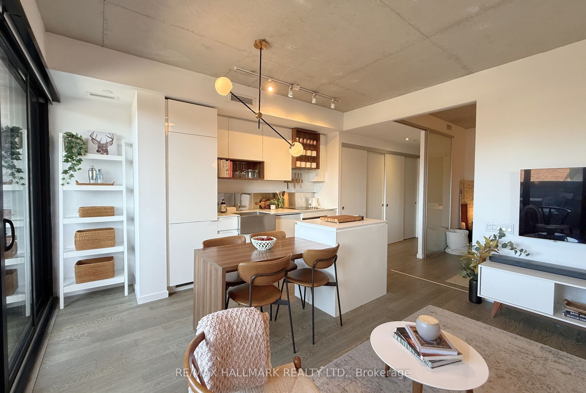 383 Sorauren Avenue 313, Toronto, ON M6R 0A4 photo 4