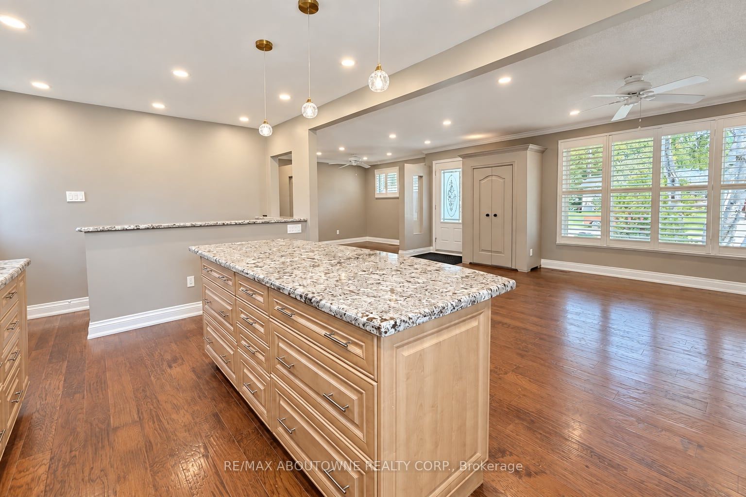 548 Sandbrook Road, Oakville, ON L6L 4M7 photo 4