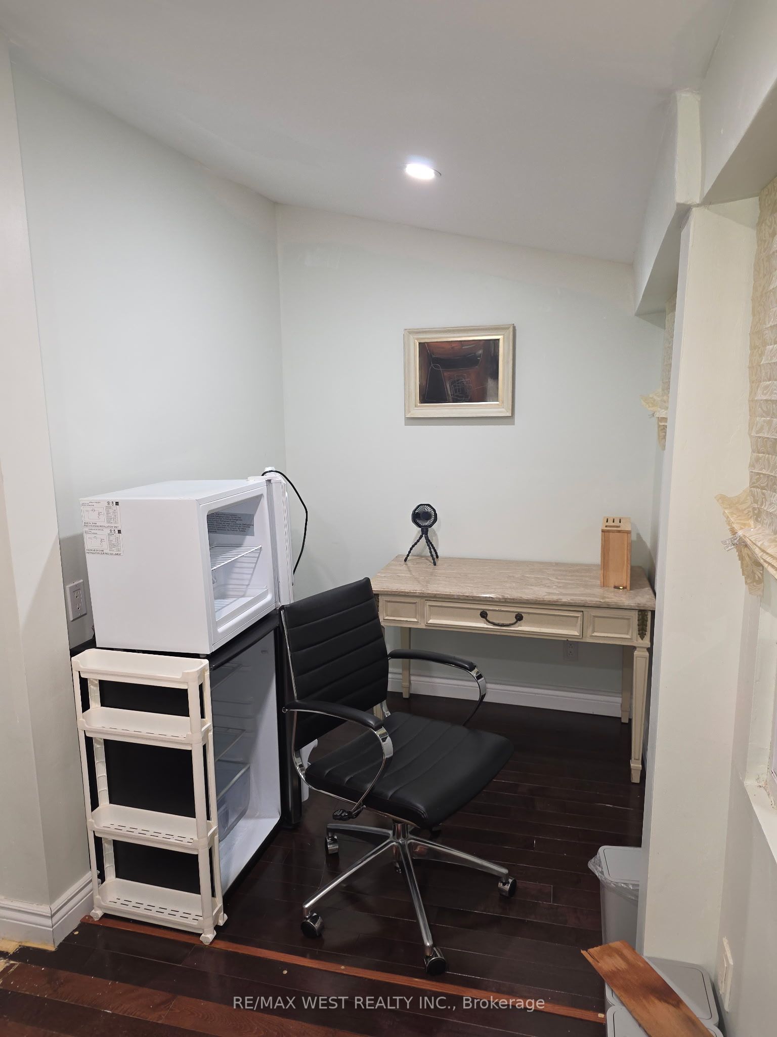 87 Medland Crescent 2, Toronto, ON M6P 2N3 photo 4