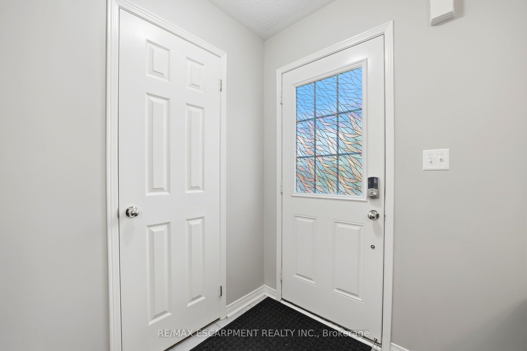 73 Ted Wray Circle, Toronto, ON M3L 0G7 photo 3