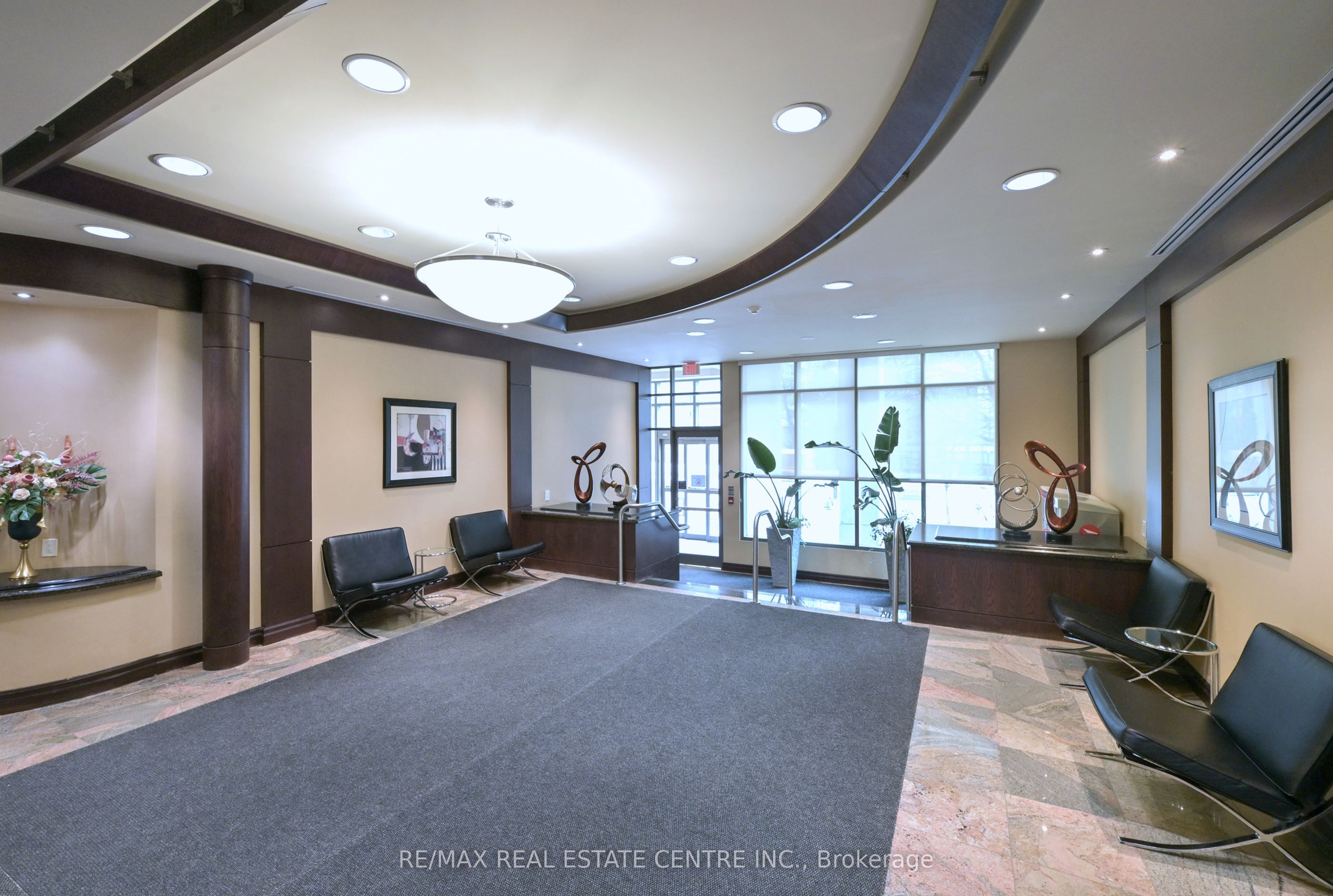 335 Rathburn Road W 1108, Mississauga, ON L5B 0C8 photo 3