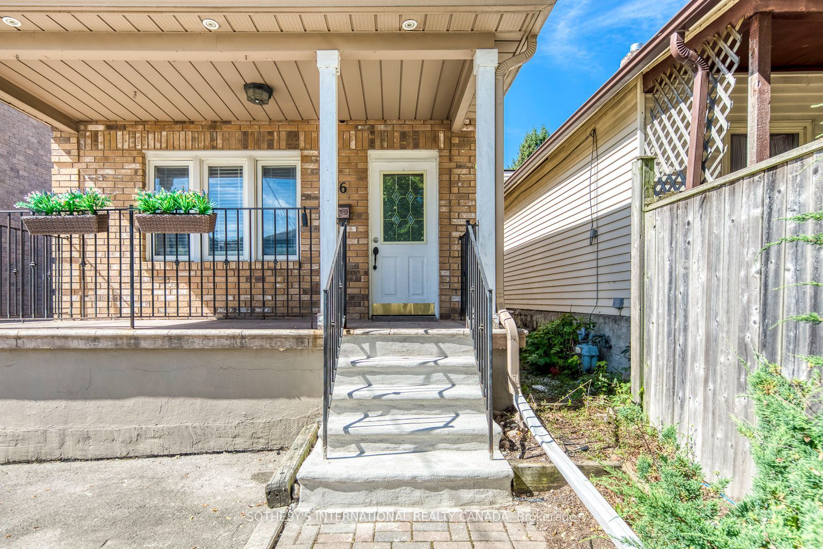 66 Twenty Ninth Street, Toronto, ON M8W 3B2 photo 2