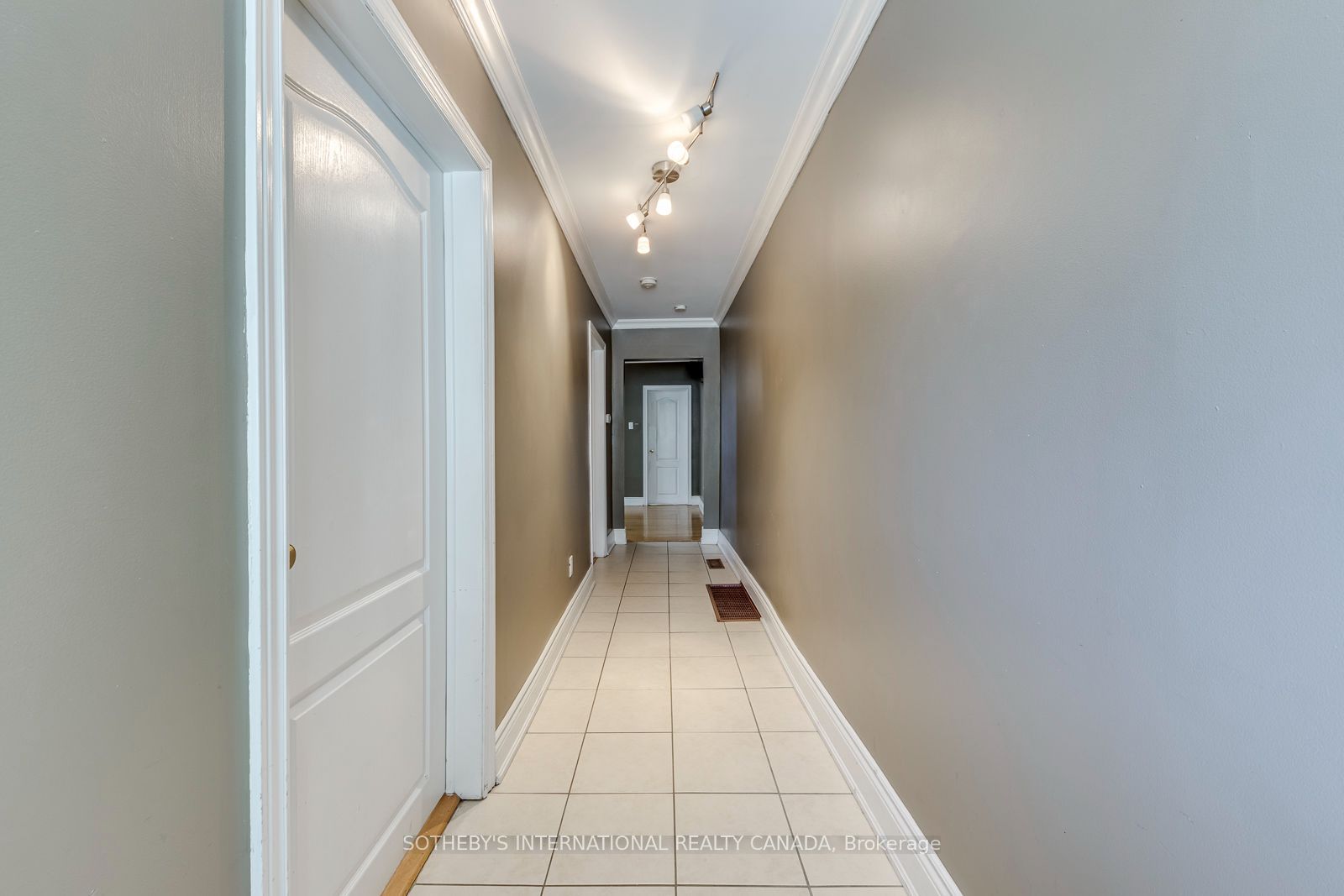 66 Twenty Ninth Street, Toronto, ON M8W 3B2 photo 5