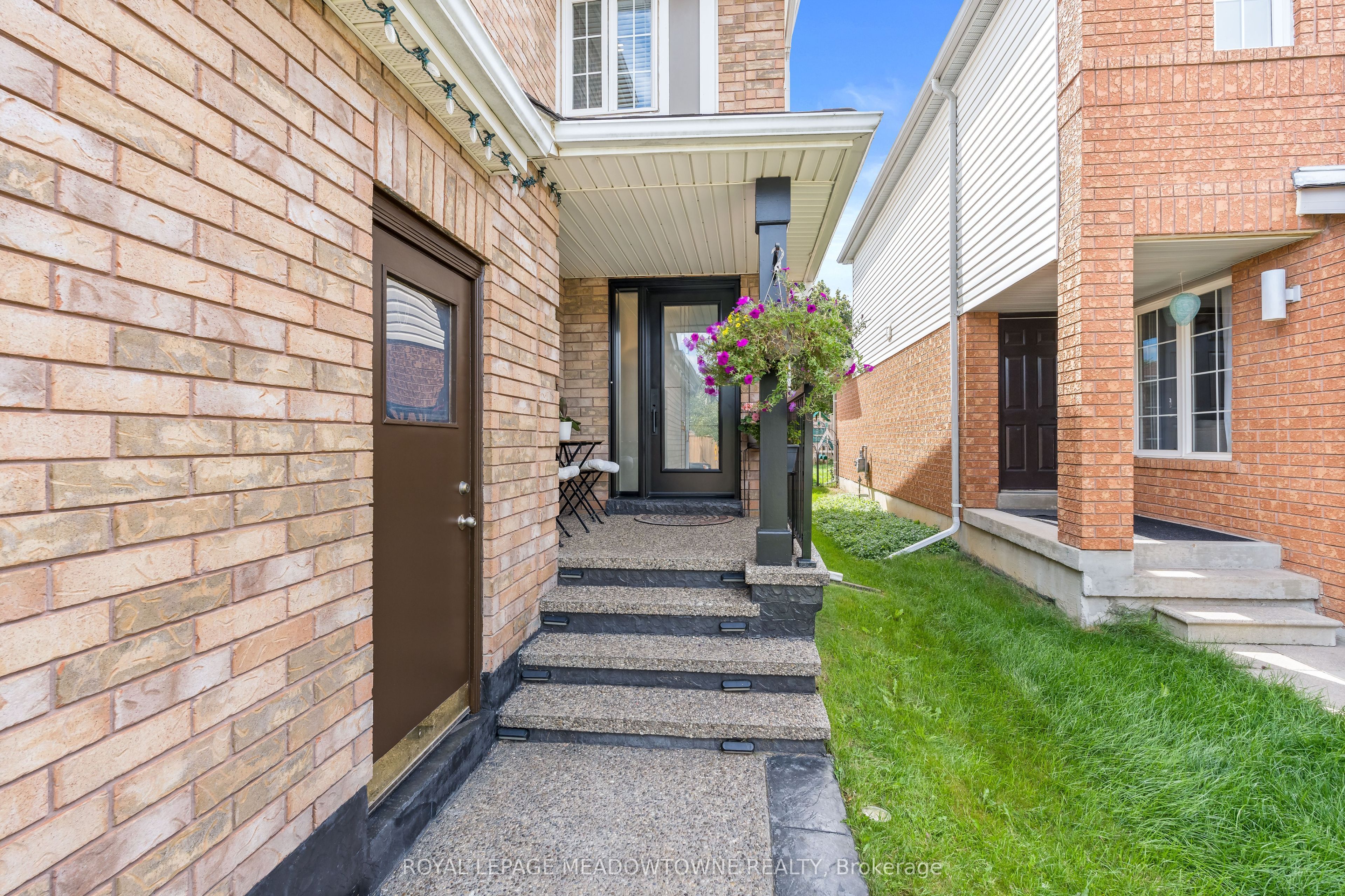 145 Eaton Street, Halton Hills, ON L7G 5V5 photo 4